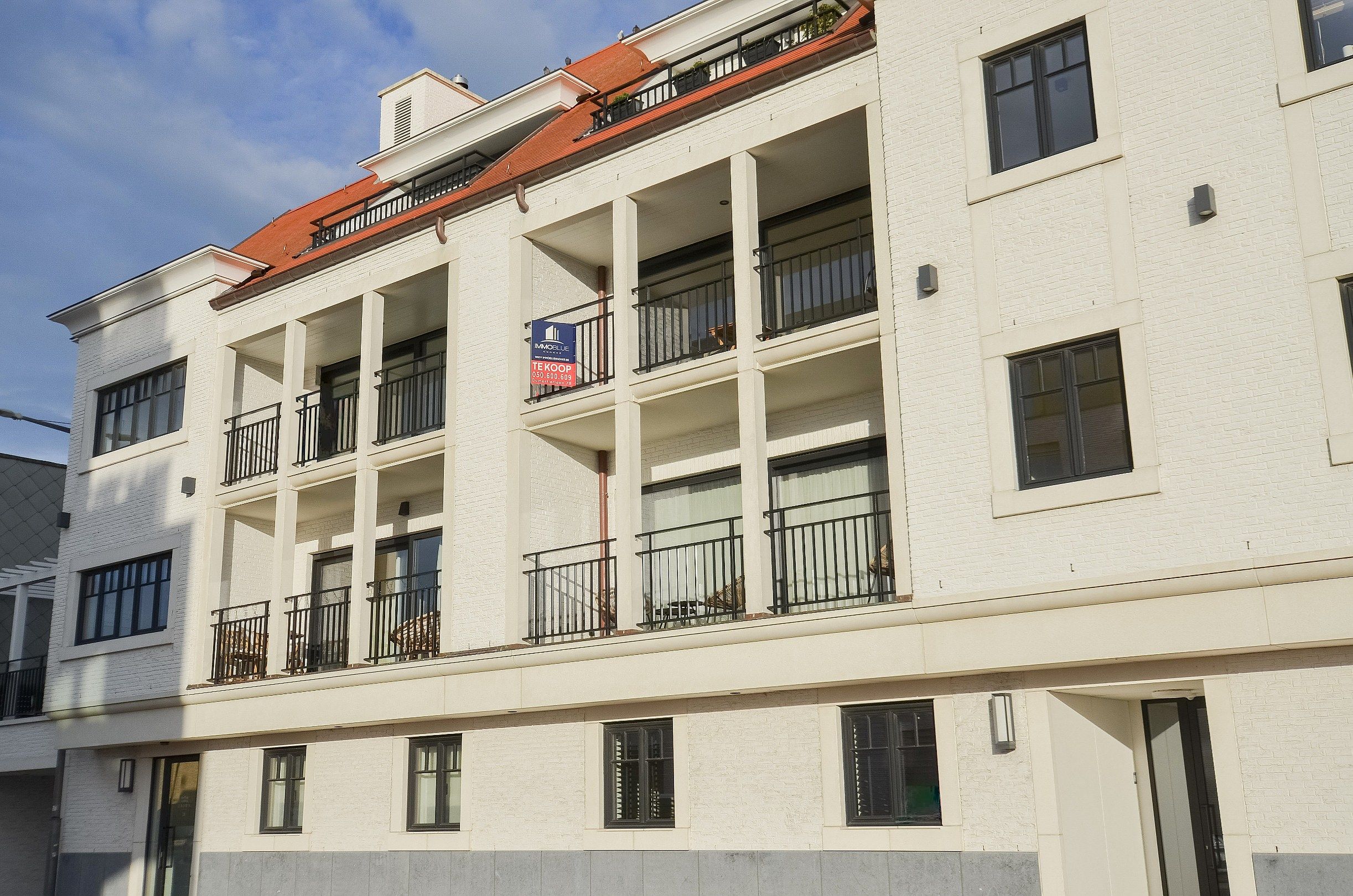 Appartement met gevelbreedte van ongeveer 5,2 meter en een ruim zonnig terras. foto 21