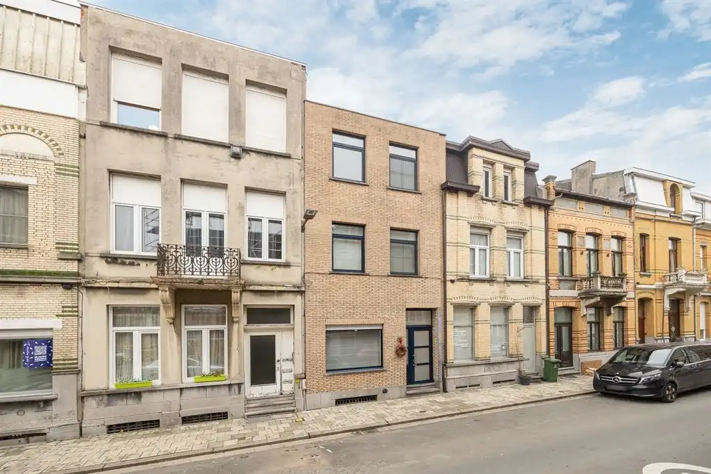 Ruime instapklare woning vlakbij het Rivierenhof foto 22