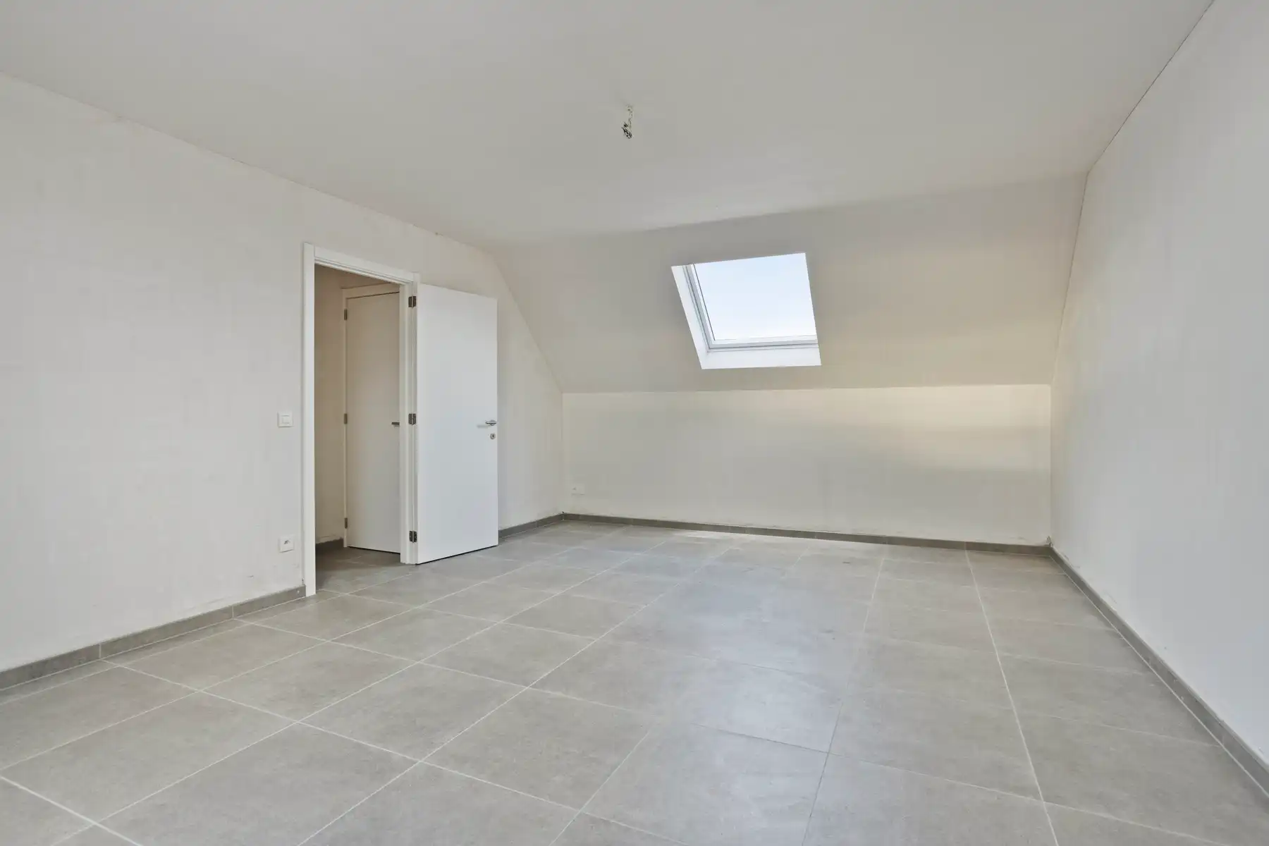 Ruime energiezuinige woning onder registratierechten foto 17