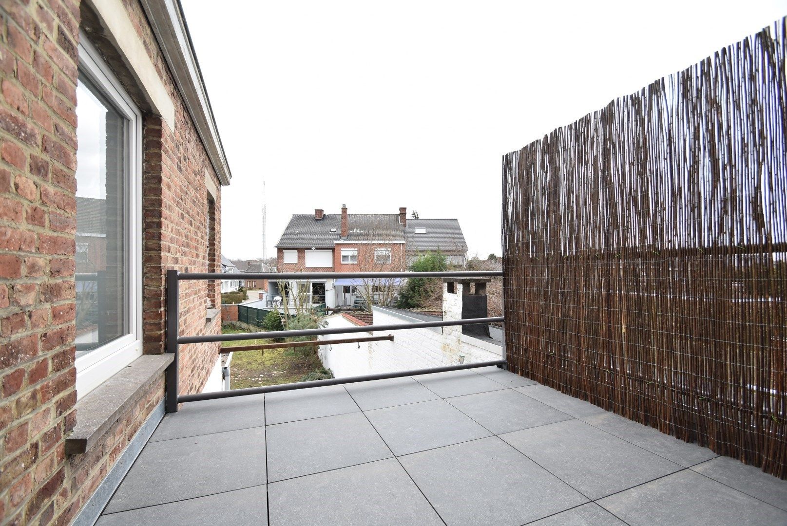 Netjes gerenoveerde duplex met twee slaapkamers en terras op mooie locatie in het centrum van Tongeren - GEEN BIJKOMENDE GEM. ONKOSTEN foto 15