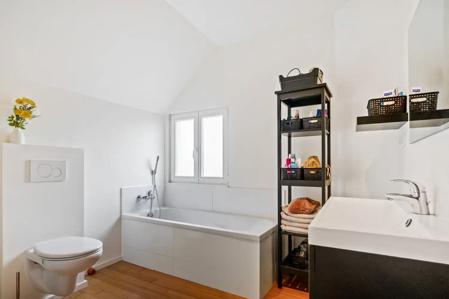 Gerenoveerde woning met 3 slpkrs en tuin nabij centrum Lier foto 8