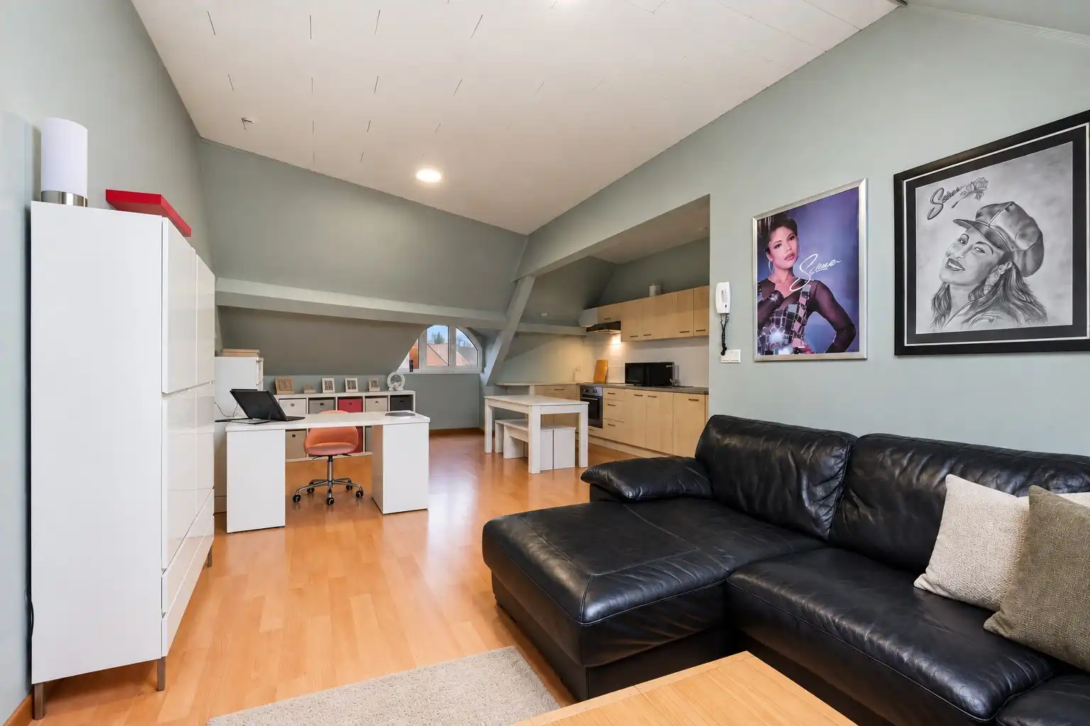 Appartementsgebouw met twee appartementen te koop in Mariakerke foto 15