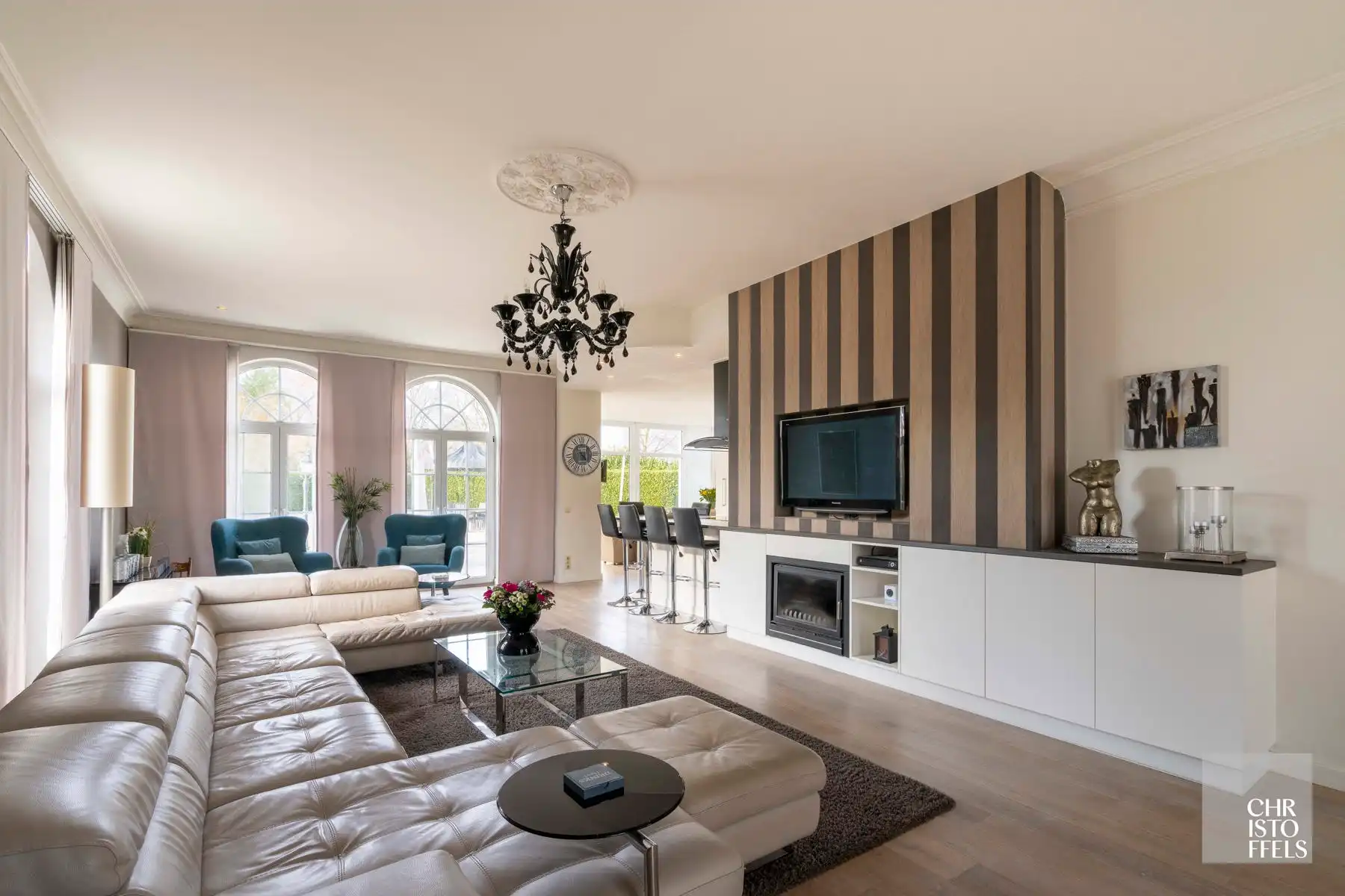 Tijdloze elegante villa met praktijkruimte (422 m²) op perceel van 1.672 m² foto 18