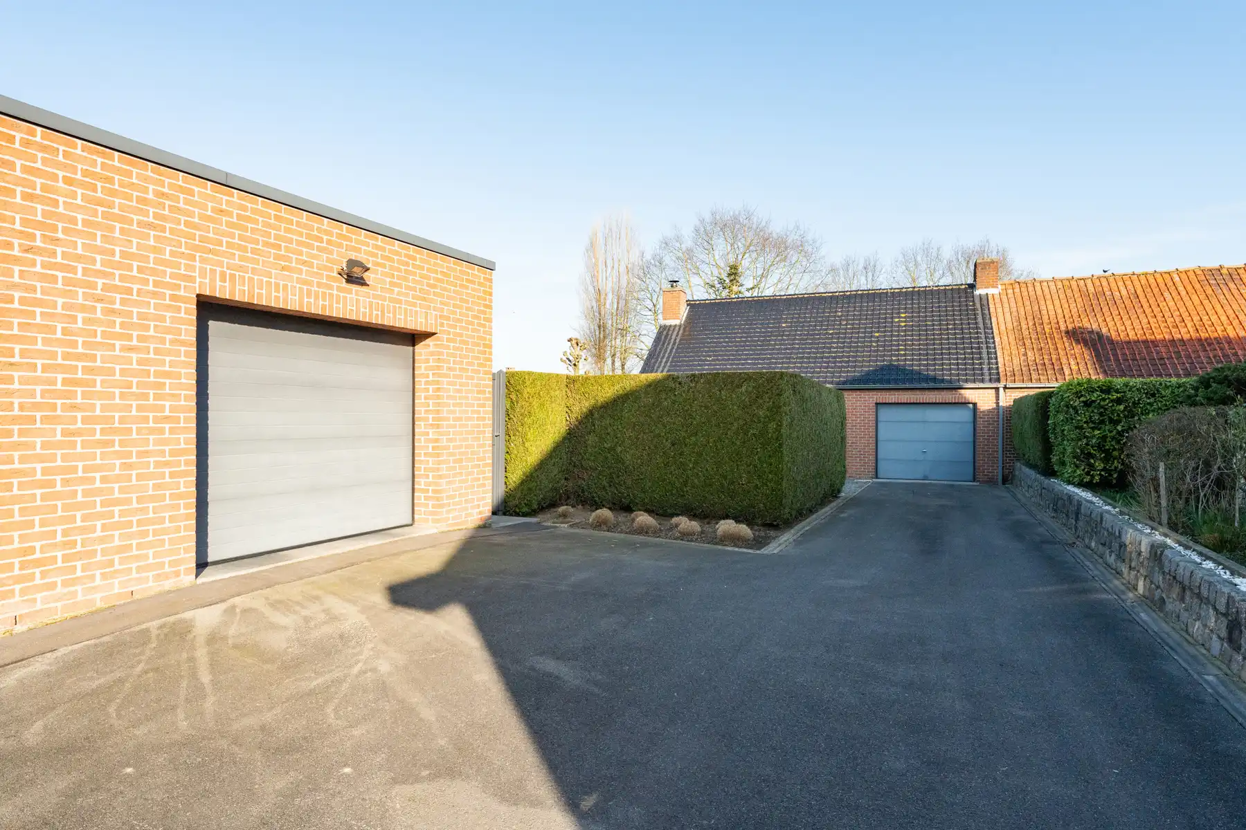 Verzorgde woning met ruim bijgebouw op perceel van 1.369 m² foto 28