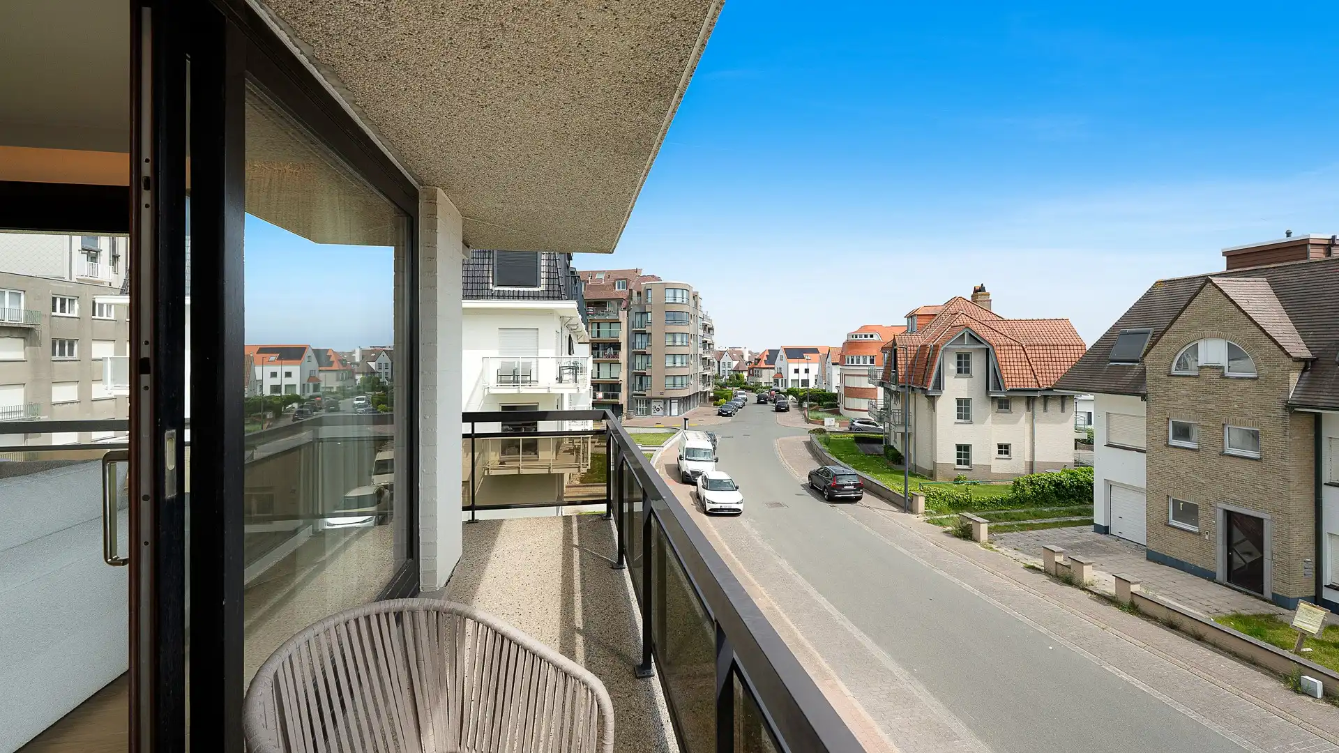 Exclusief gerenoveerd duplex-appartement met zonneterras op wandelafstand van het Albertstrand foto 8