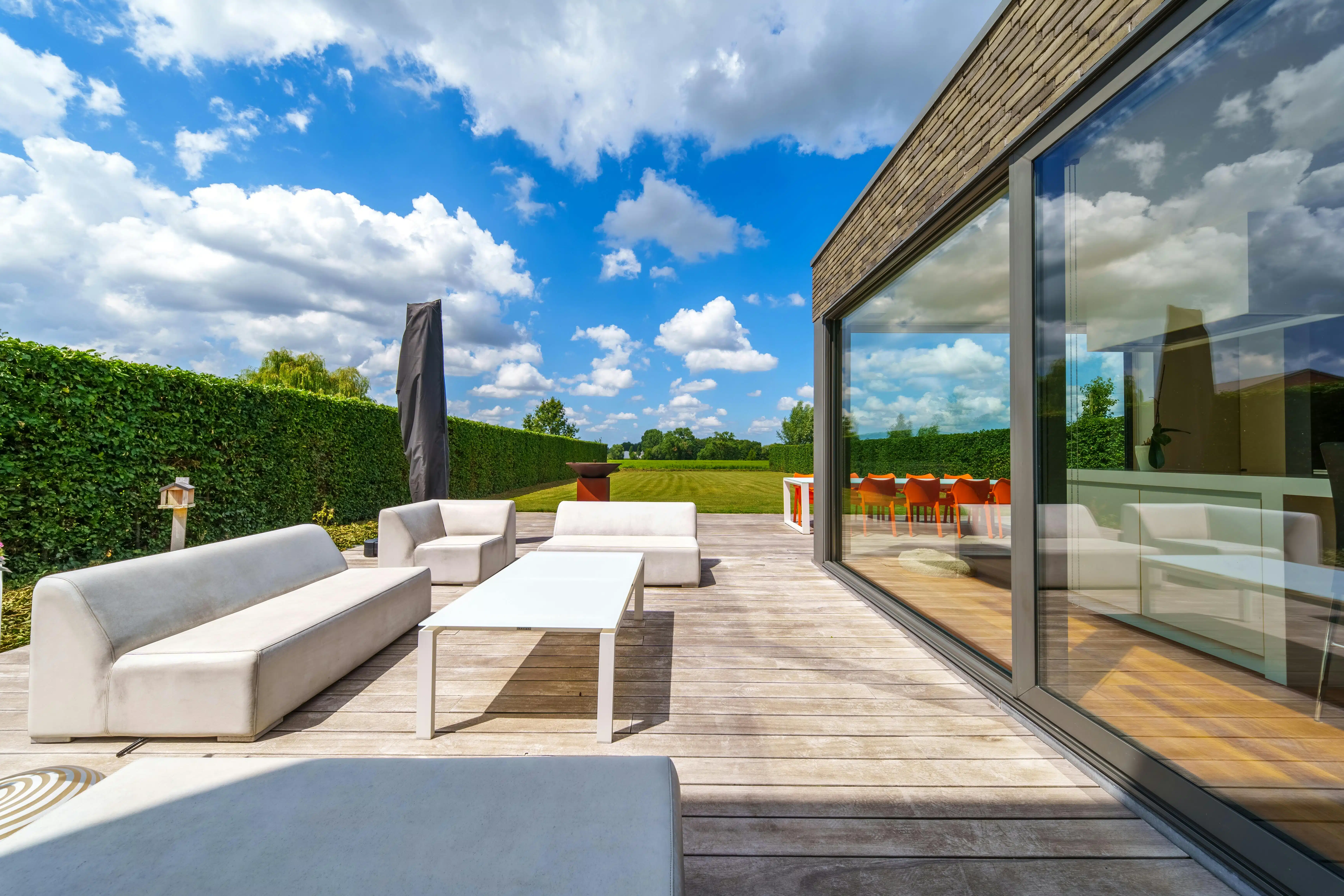 Unieke architecturale villa in Oostrozebeke foto 2