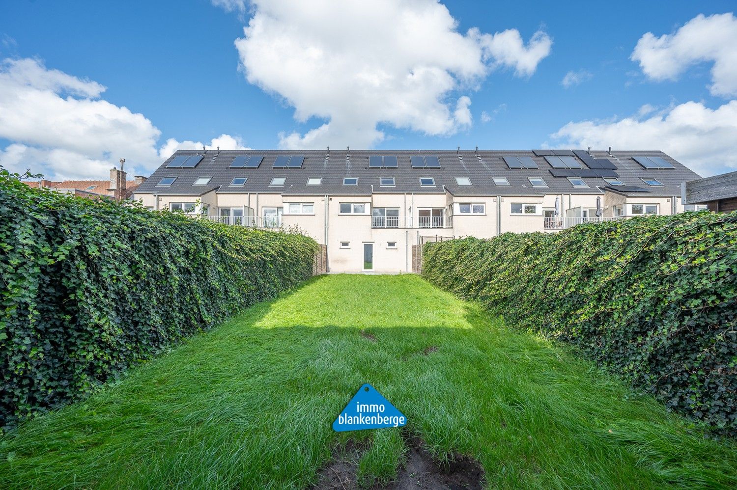 Bel-etage met een Lichtrijke Leefruimte, Grote Garage en een Zuidgerichte Tuin foto 25
