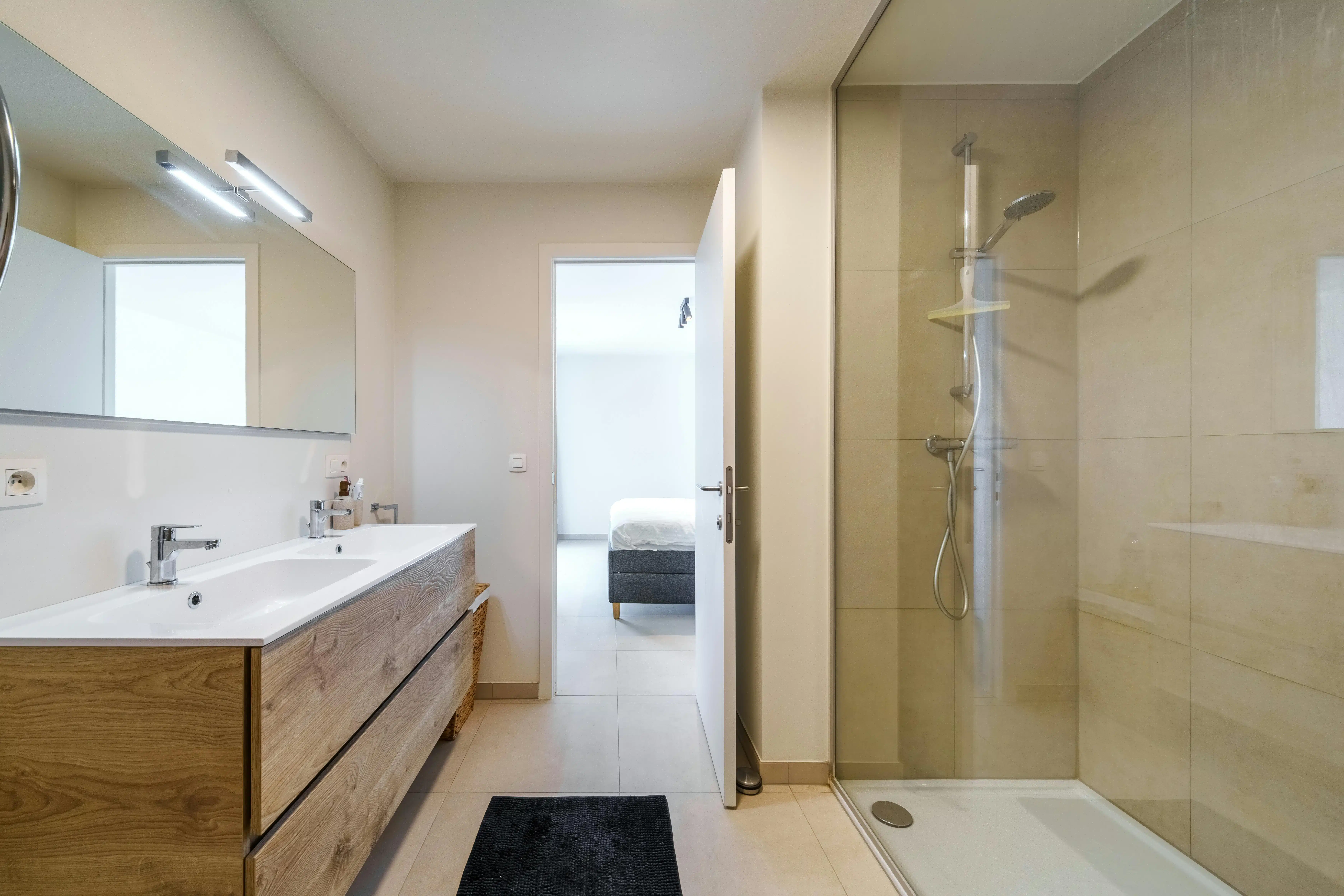 Recent appartement te koop met twee kamers in Vlamertinge foto 18