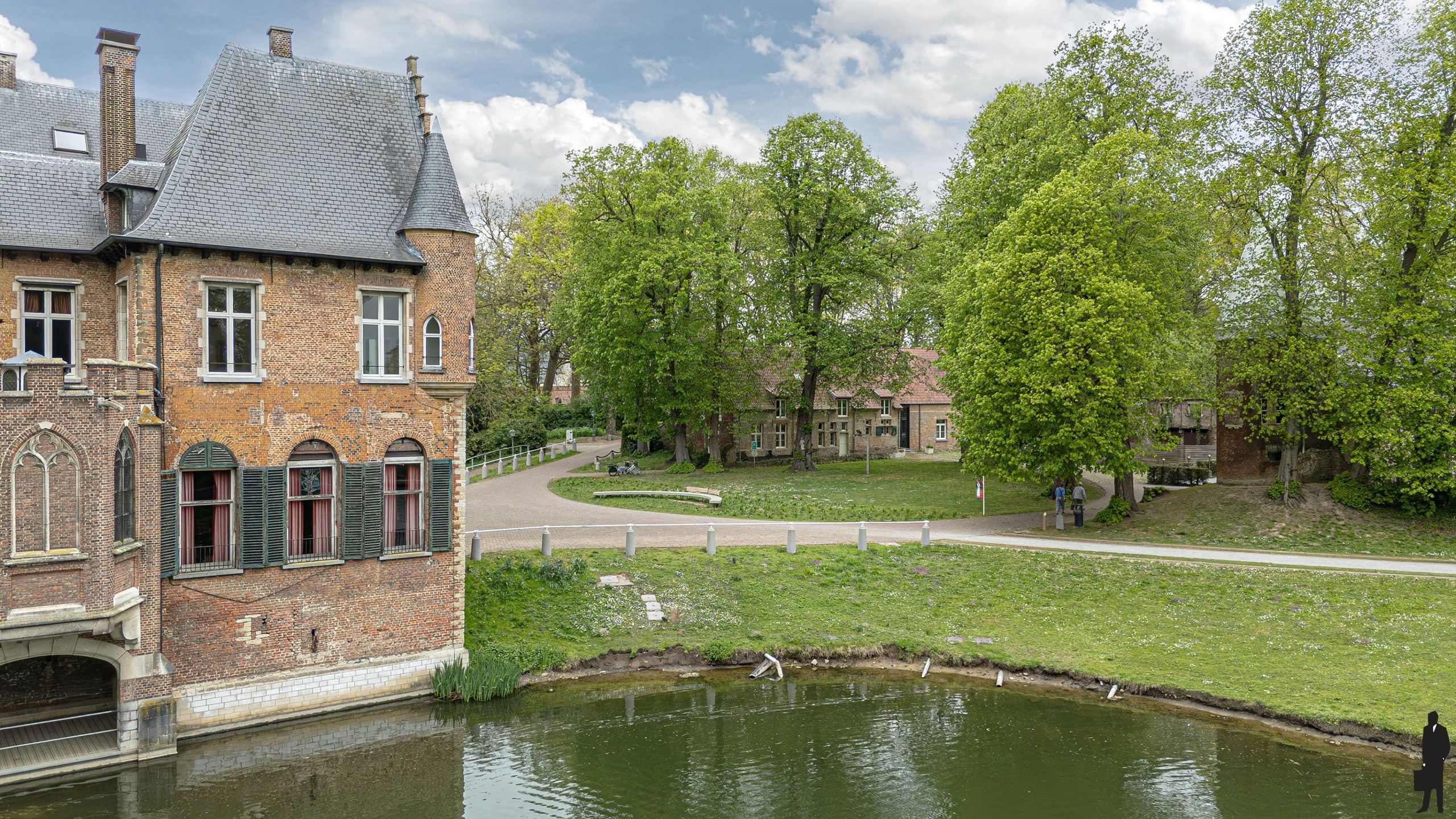 Uitzonderlijk kasteelhoeve in het park van Kasteel Wissekerke. foto 69