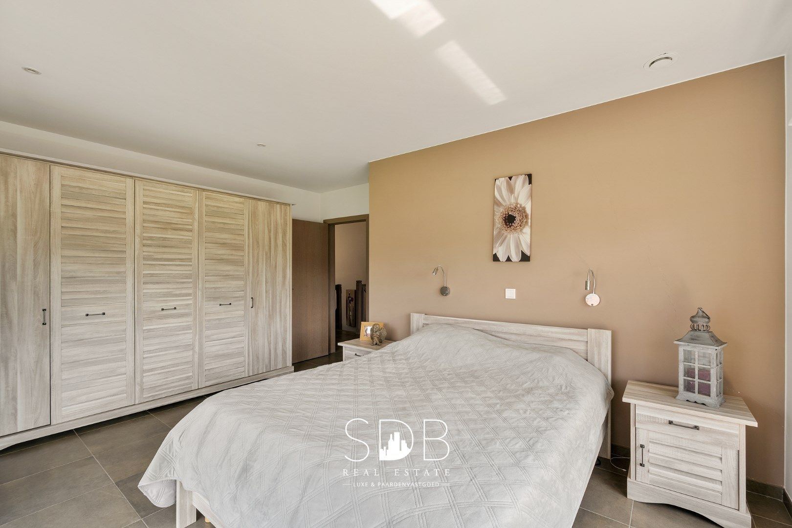 Moderne villa met gezinstuin en zwembad op 1.685m²  foto 13