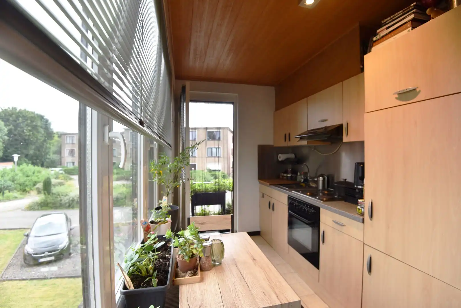 Ruim appartement  (126m²) met 3 slaapkamers en autostaanplaats te Eeklo foto 2