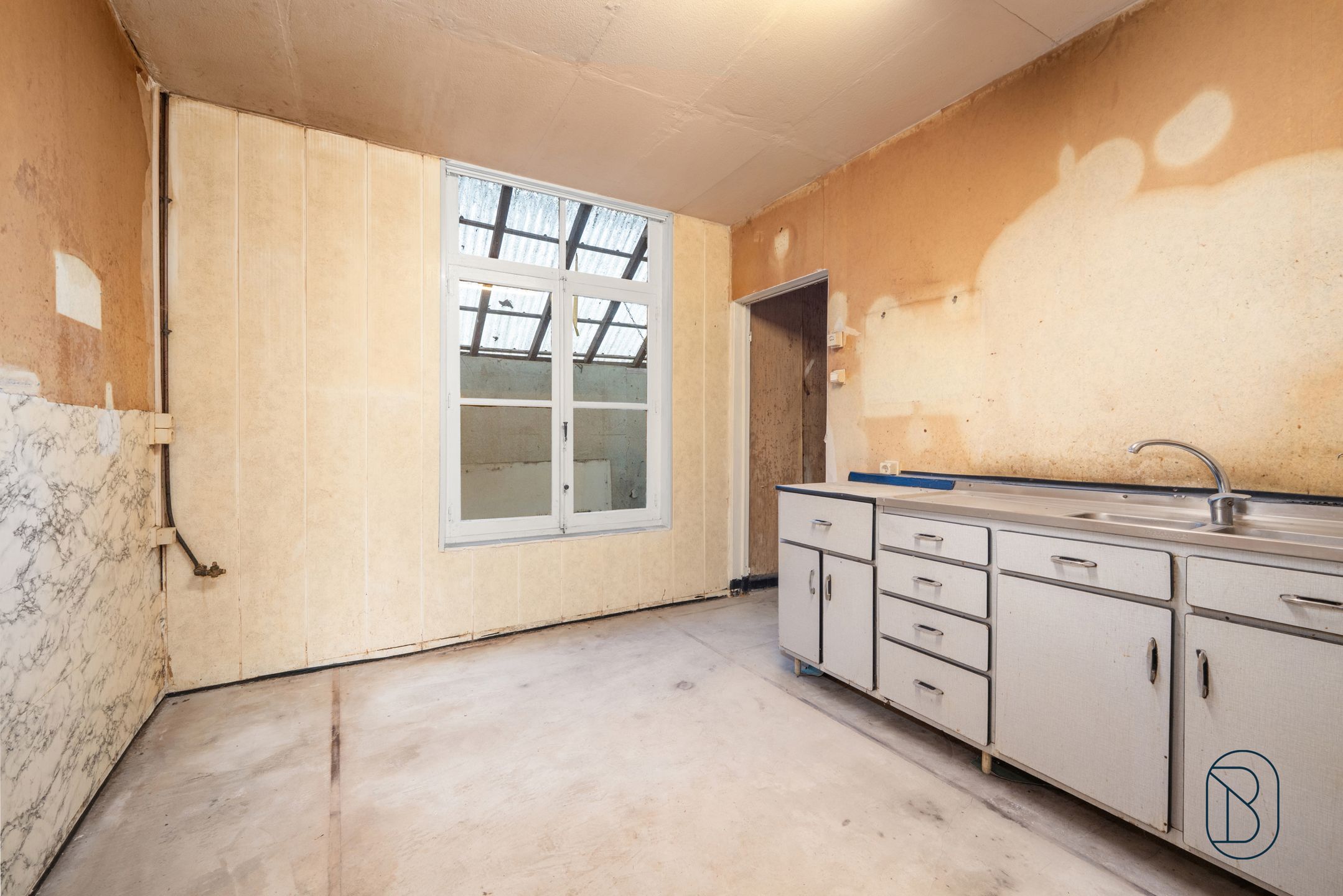 Topgelegen HOB met parking, veel potentieel!  foto 12