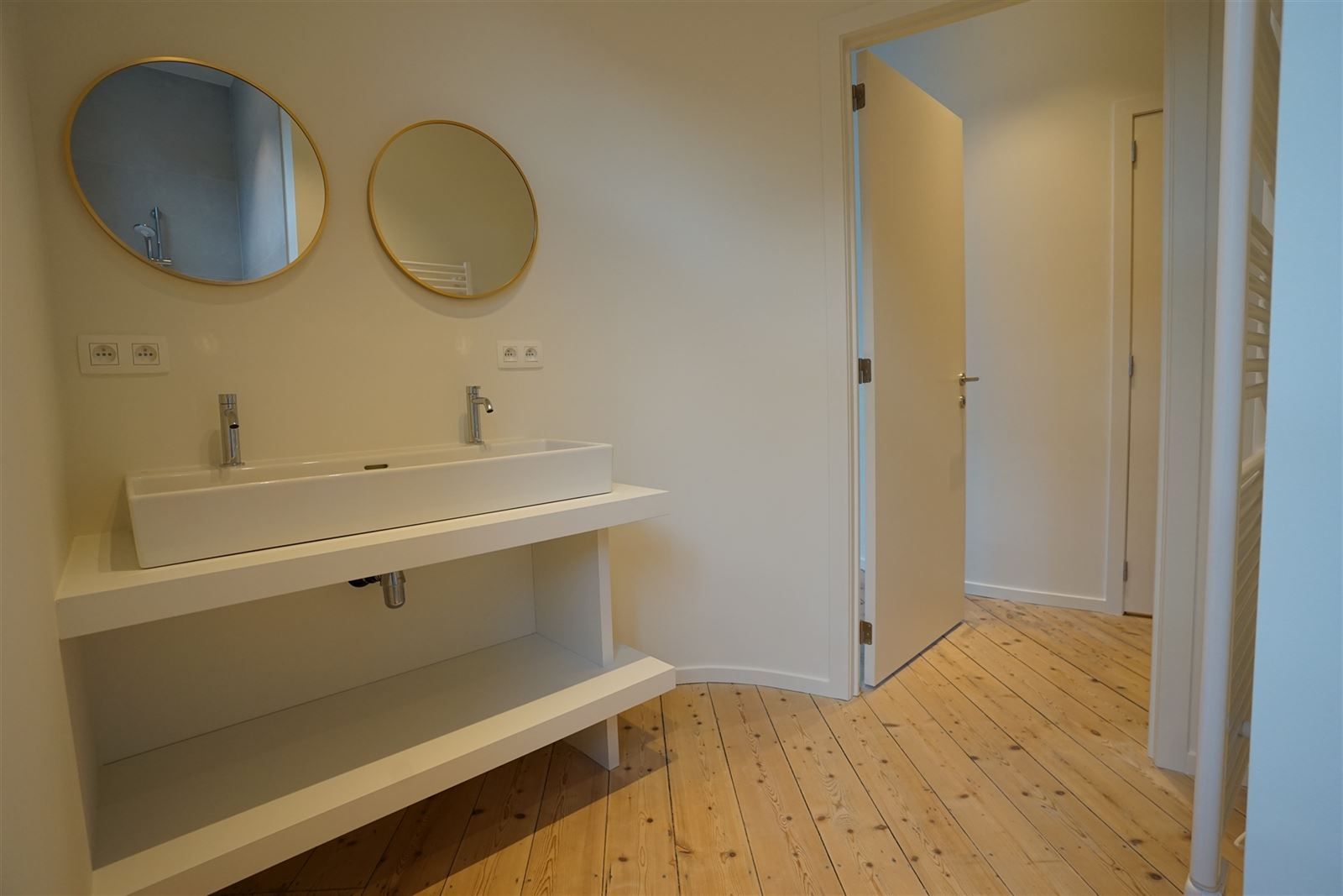 Instapklaar appartement te centrum Zottegem! foto 11