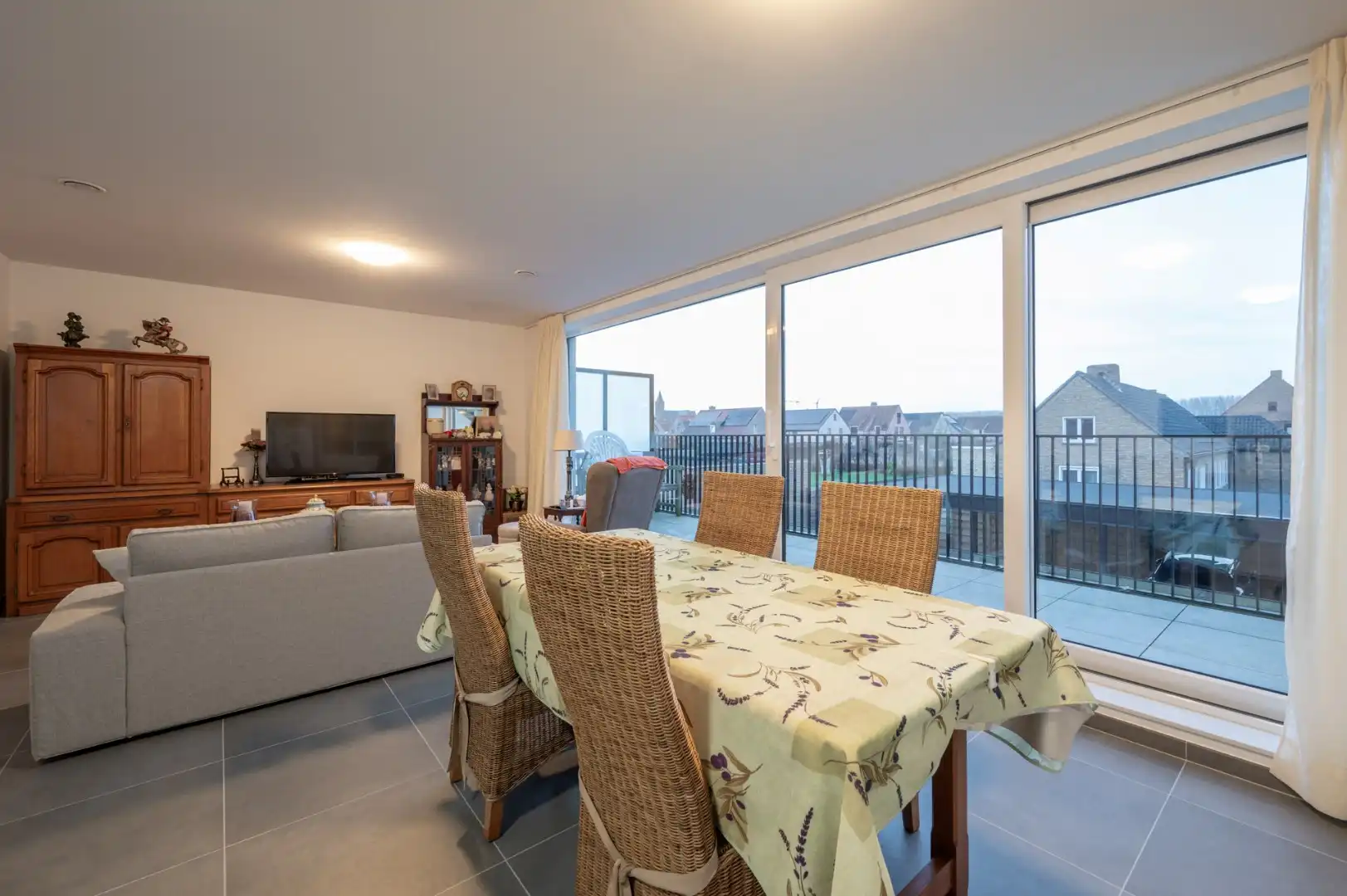 Stijlvol nieuwbouwappartement met ruim terras in het rustige Moerkerke foto 4