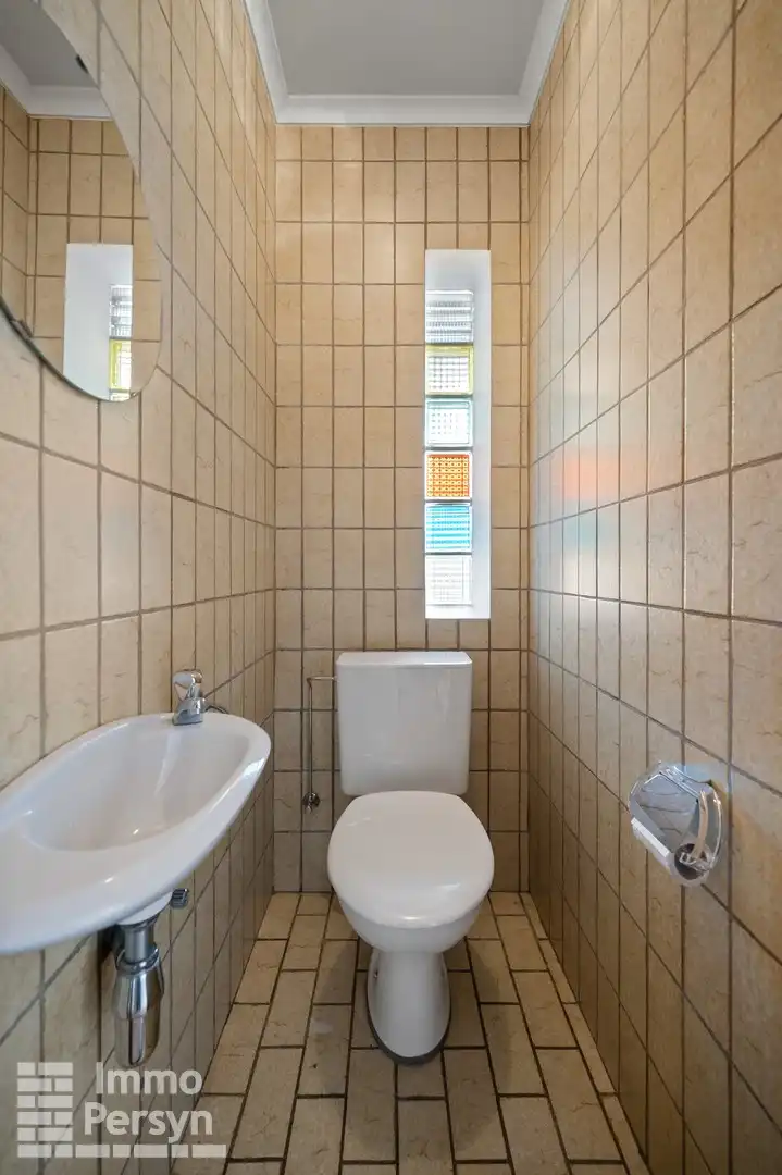 Vrijstaande bungalow met bijgebouw op een riant perceel foto 15