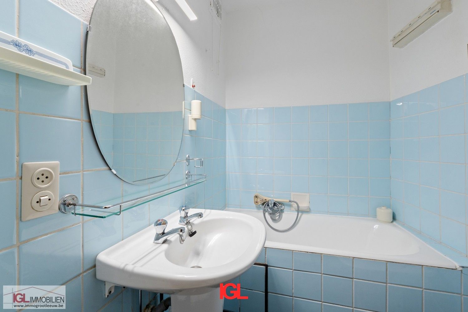 2-slaapkamer appartement te koop met prachtig ver zicht aan de vijvers van Anderlecht foto 5