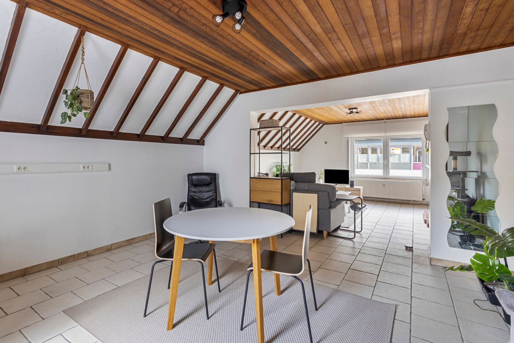 Zeer ruim appartement (153m2) met 3 slaapkamers, 2 badkamers foto 15