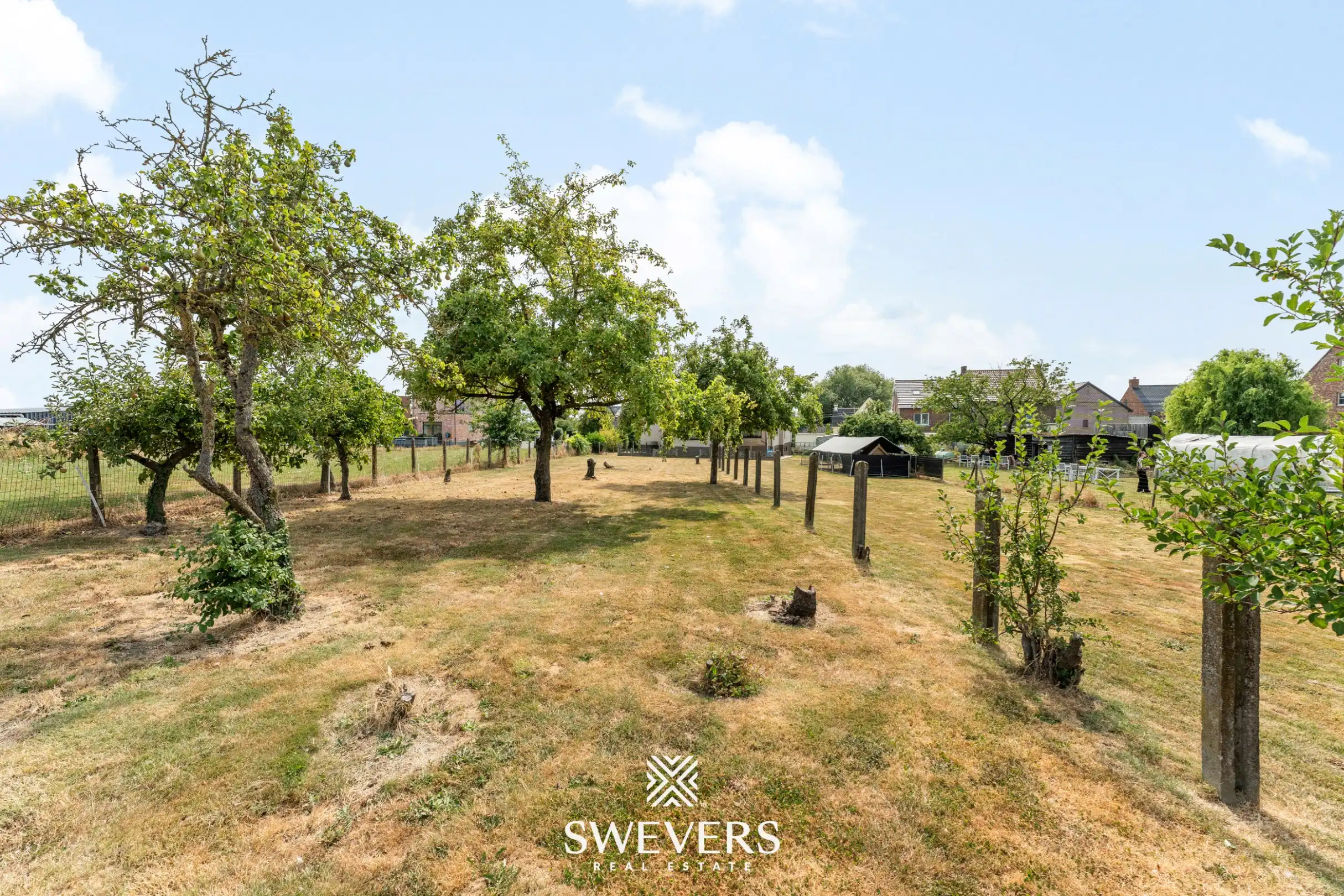 Ruime open bebouwing met 415 m² bewoonbare oppervlakte op 15a 50ca  foto 32