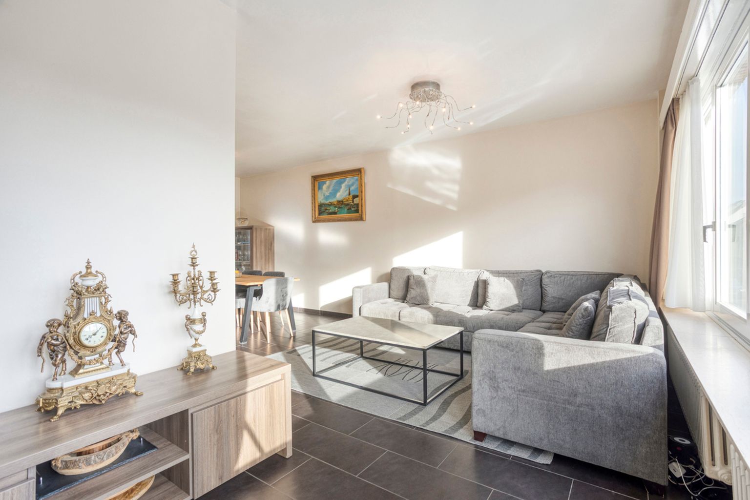 Gerenoveerde bel-étage woning met garage foto 13