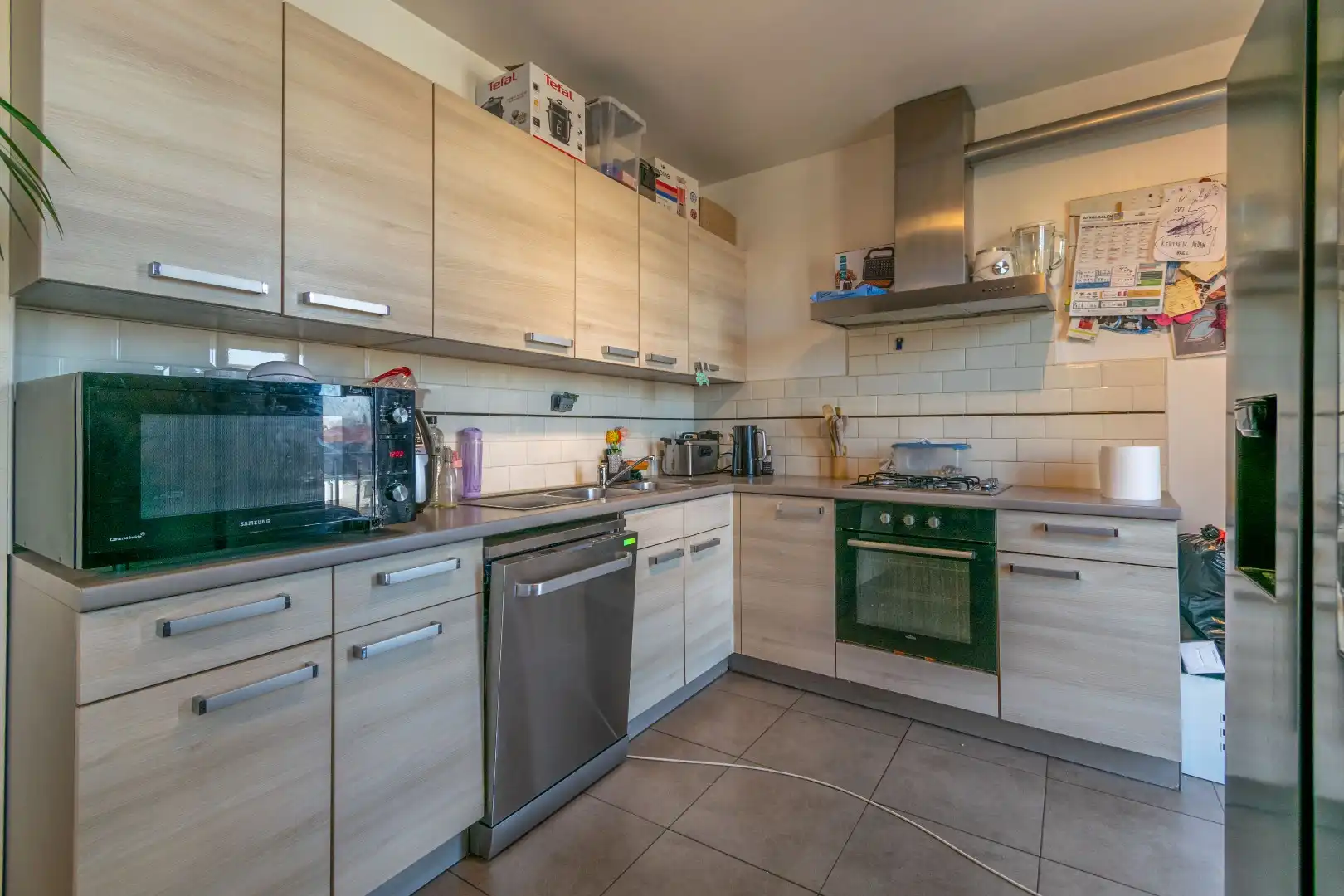 OPBRENGSTGEBOUW MET 4 RUIME APP + HANGAR (350m²)! foto 24