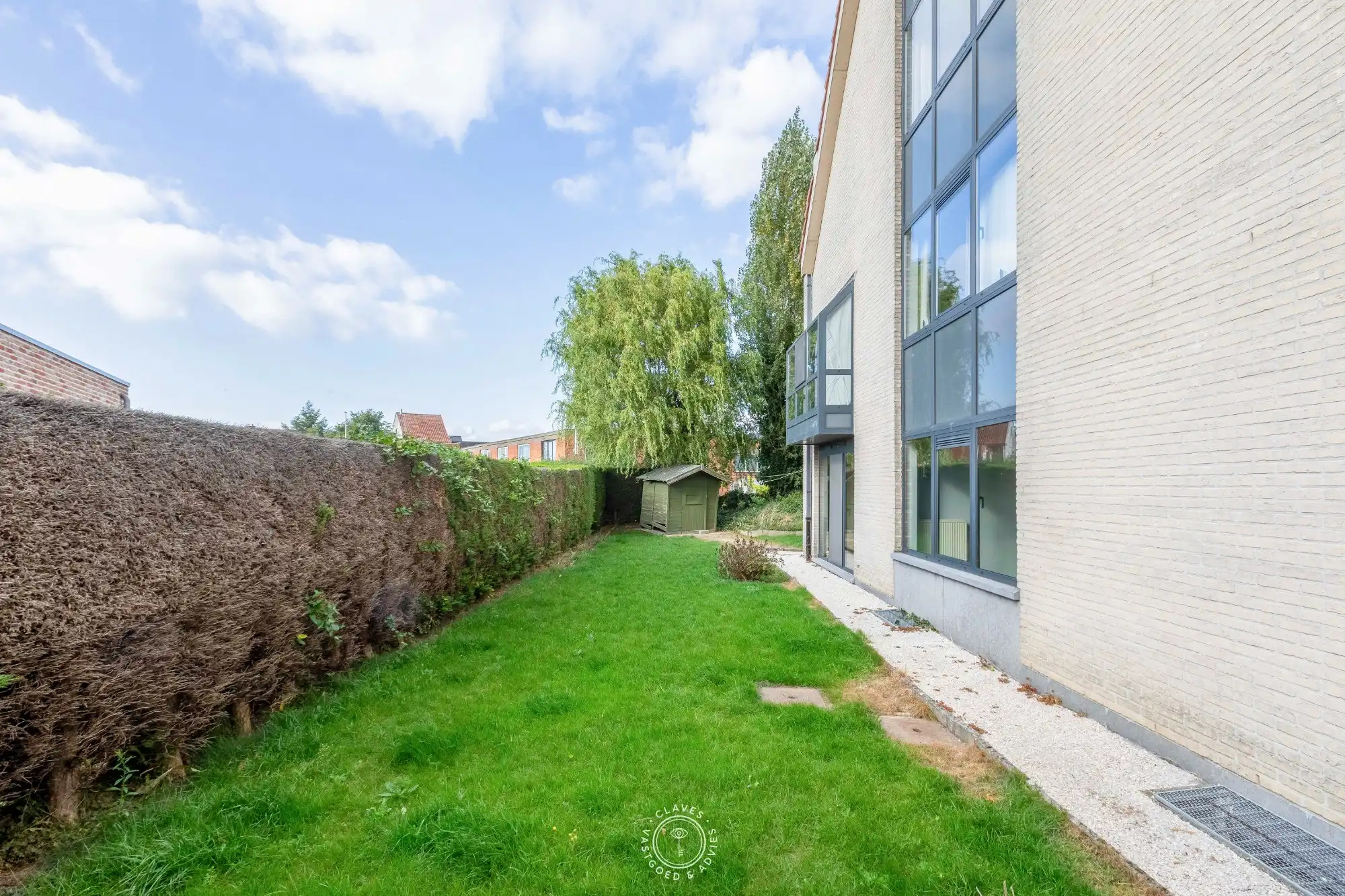 Ruim gelijkvloers appartement met drie slaapkamers foto 10