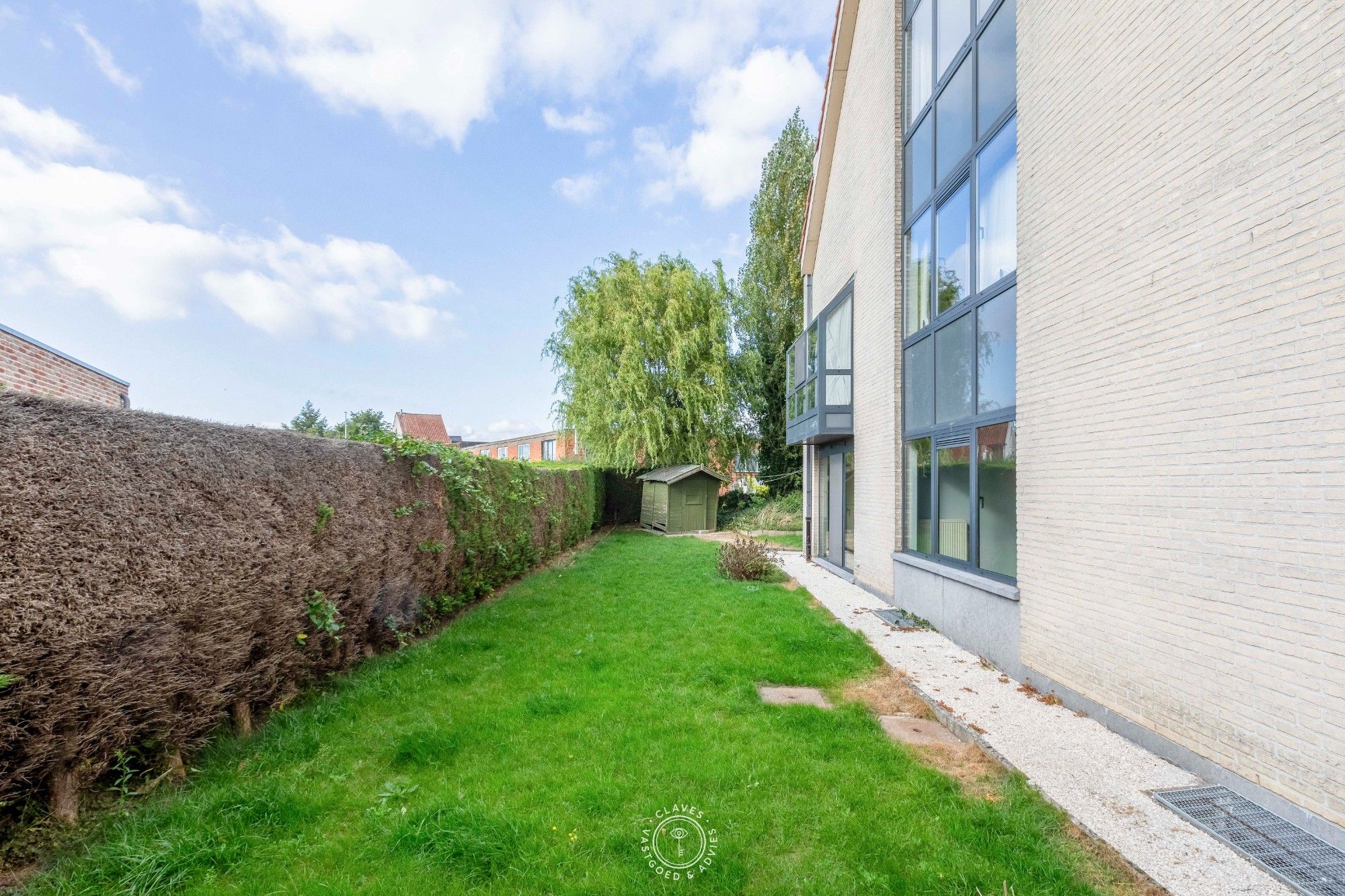 Ruim gelijkvloers appartement met drie slaapkamers foto 10
