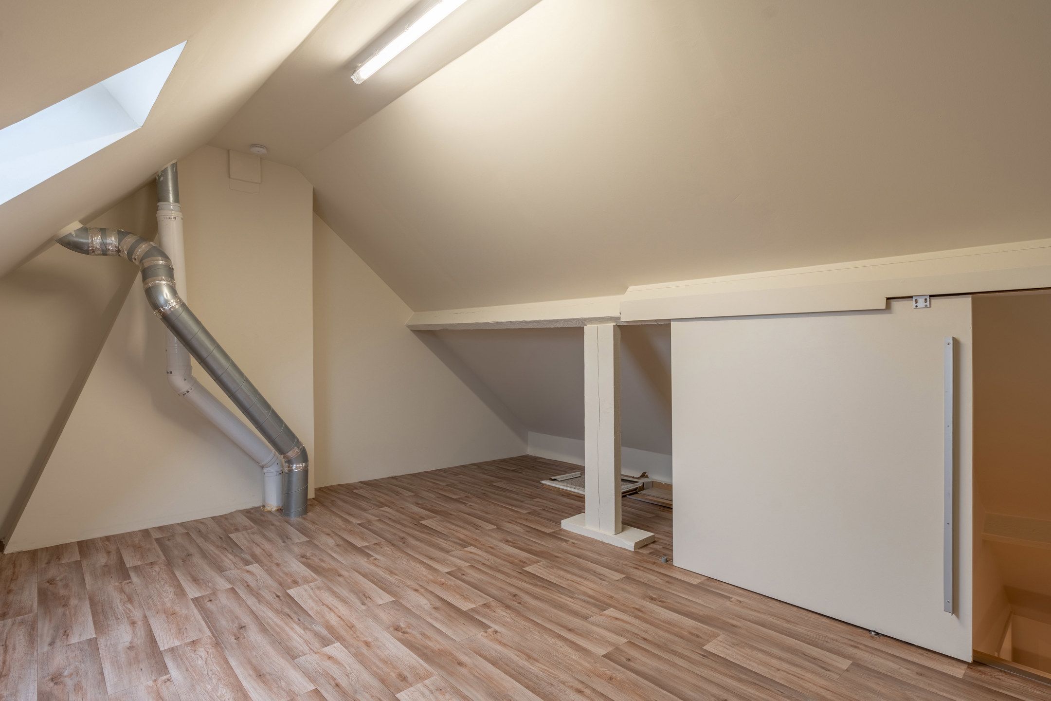 Stadswoning met 3 slpk's, tuin en dubbele garage te Turnhout foto 16