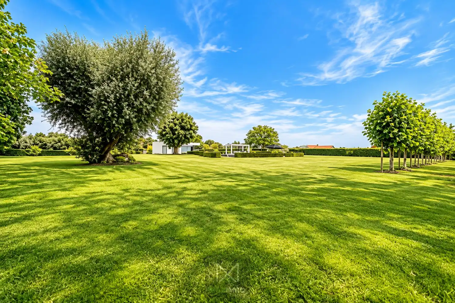 Luxevilla op 2 hectare met zwembad, loods en zicht op de Kemmelberg foto 4