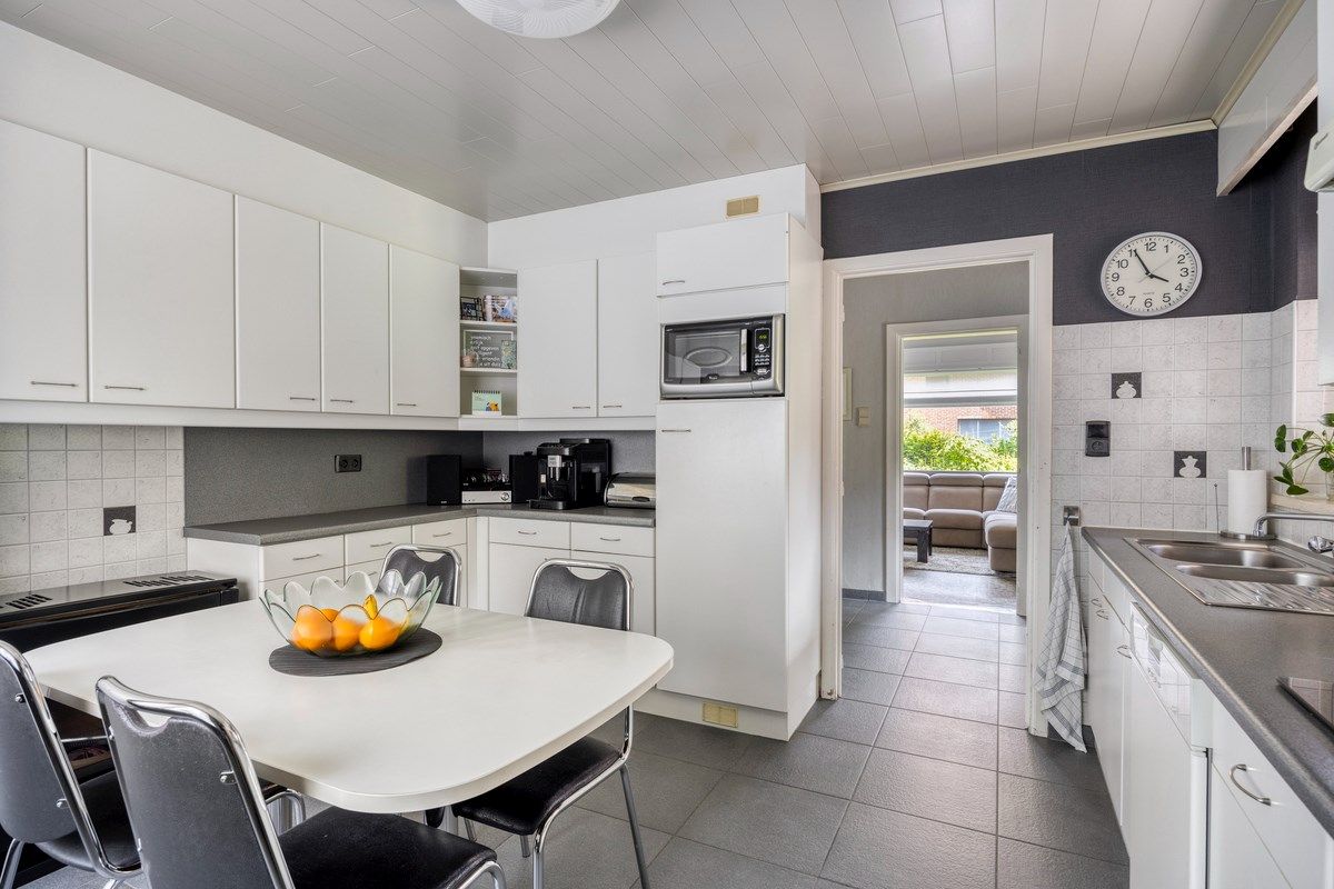 Rustig gelegen woning met oa 4 slpks op een mooi breed perceel van 21 are. foto 10