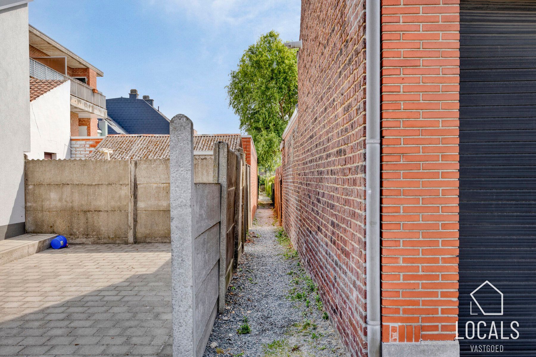 Te renoveren woning met potentieel nabij station Denderleeuw foto 24