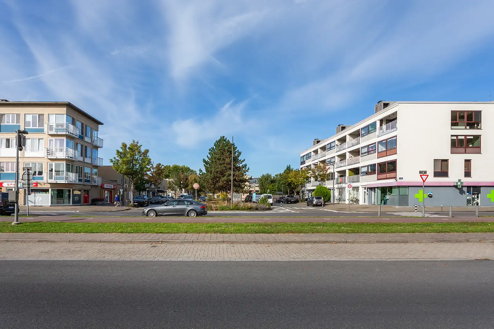Gemeubeld 2-slaapkamerhoekappartement met groot terra foto 19
