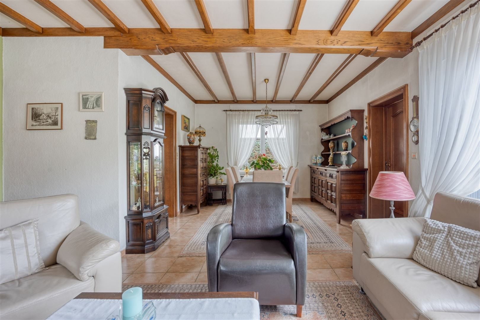 Mooi gelegen bungalow met 3 slaapkamers foto 9