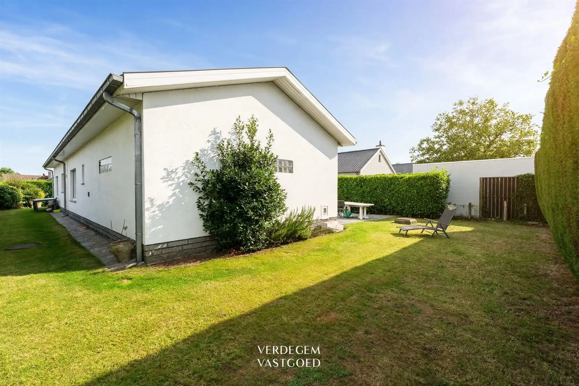 Charmante bungalow met 3 slaapkamers, ruime garage en zonnige tuin op 585m² foto 15