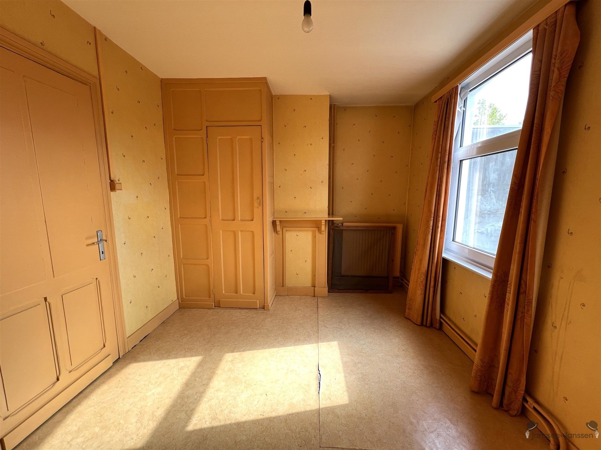 Te renoveren centrumwoning foto 13