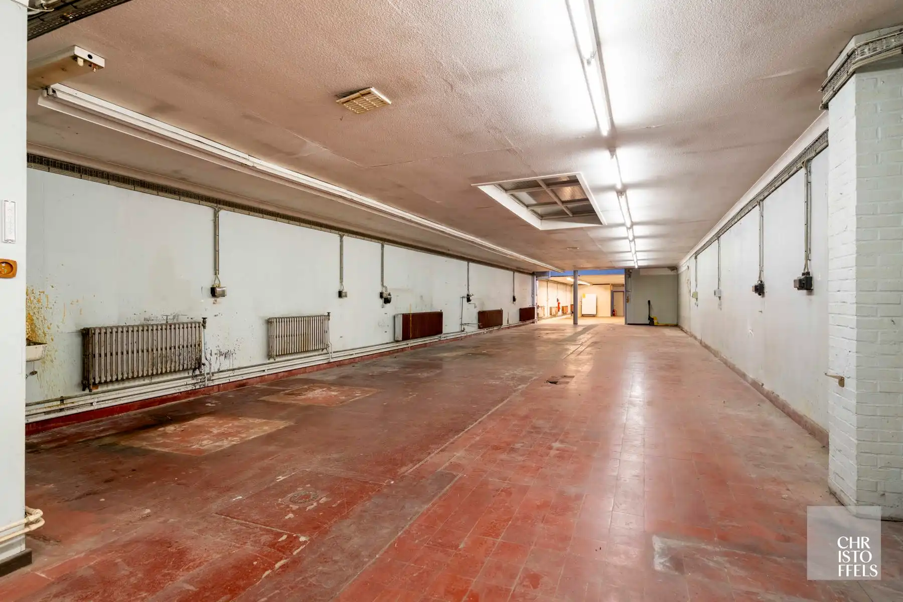 Gebouw voor gemengd gebruik van 572m² - Winkel/kantoor - Werkplaats/magazijn - Bovenwoning foto 4