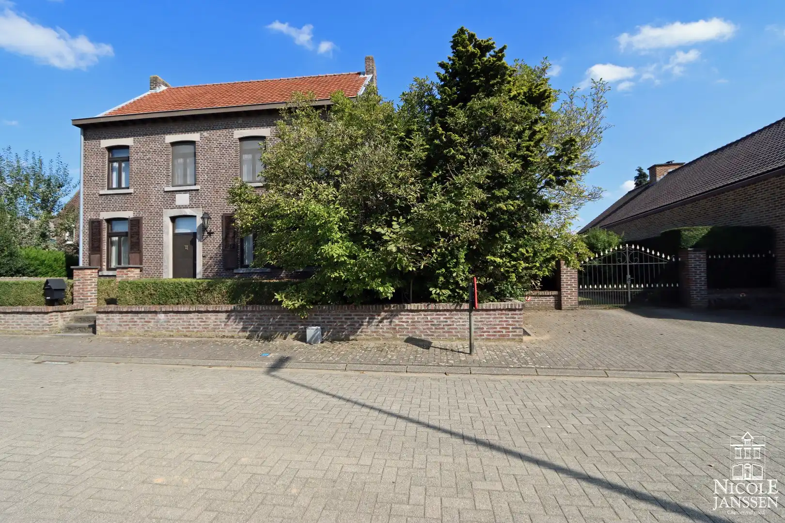 Karaktervolle woning met grote garage en werkhuis foto 27
