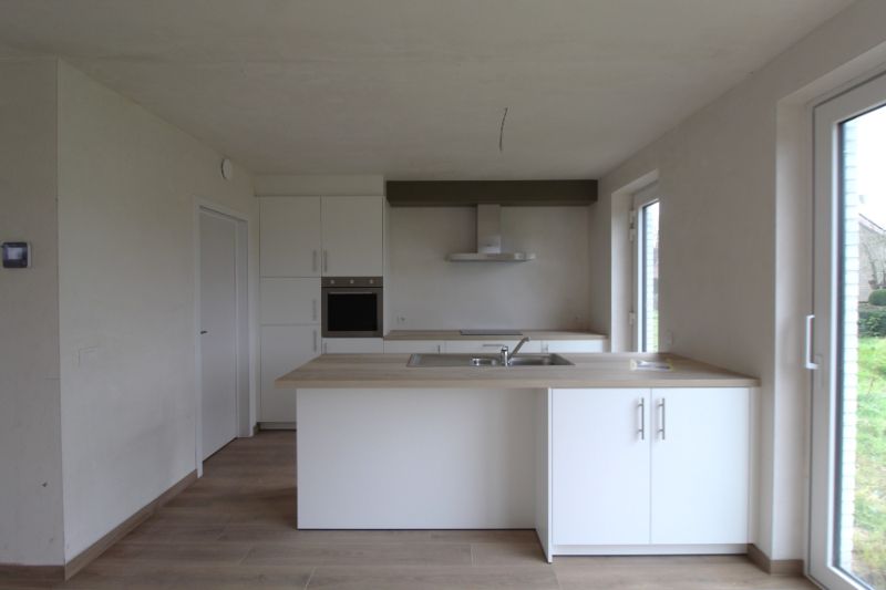 Energiezuinige halfopen woning te huur in Sijsele foto 3