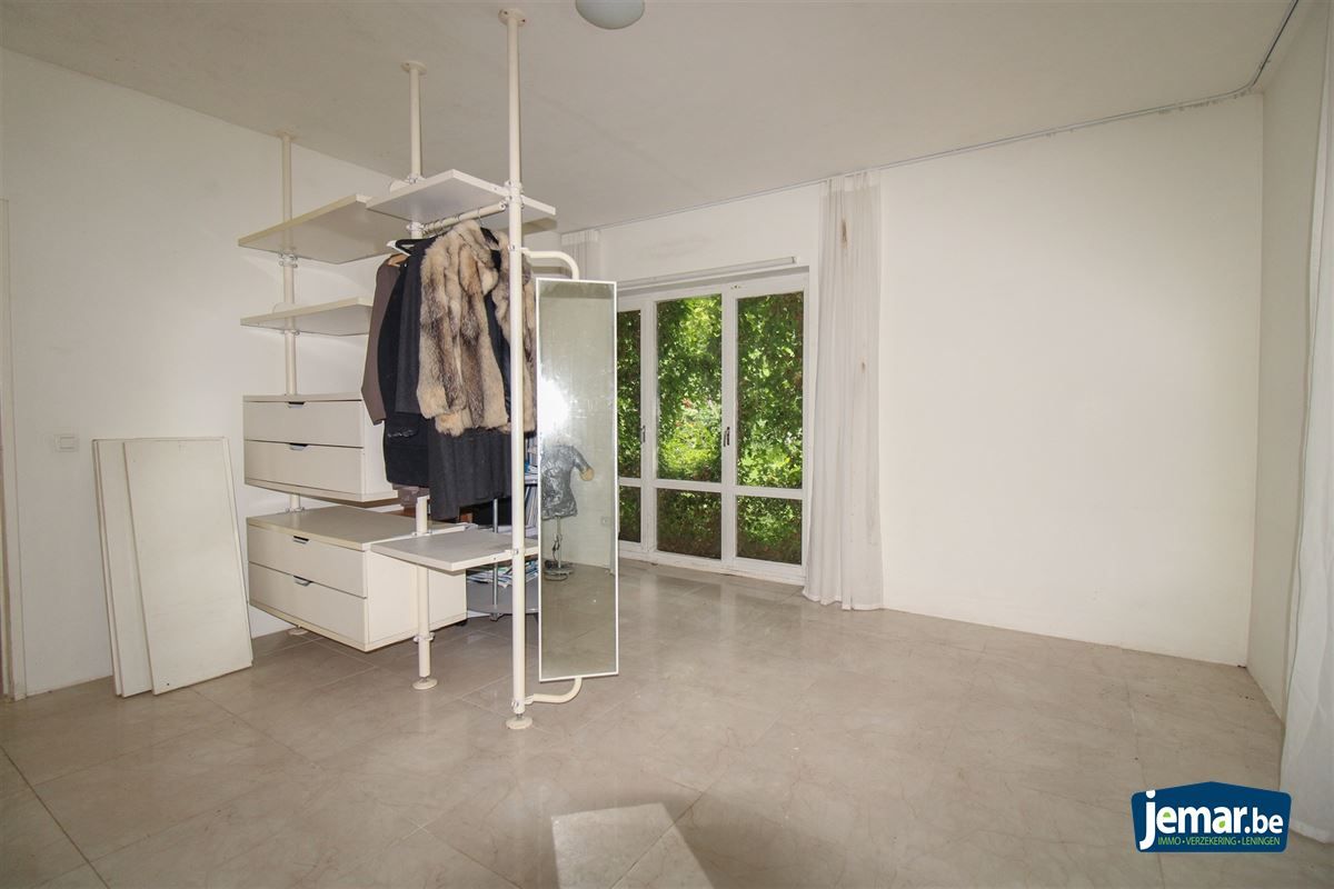 Te renoveren villa op toplocatie te Maasmechelen! foto 13