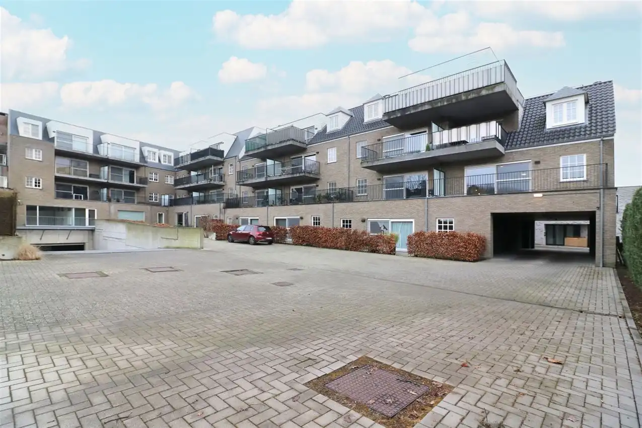 App. met 2 slpk., terras en autostaanplaats, rustig gelegen foto 35