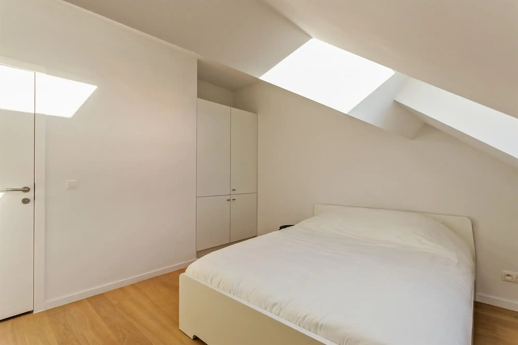 Ruim 2 slaapkamer appartement op toplocatie! foto 9