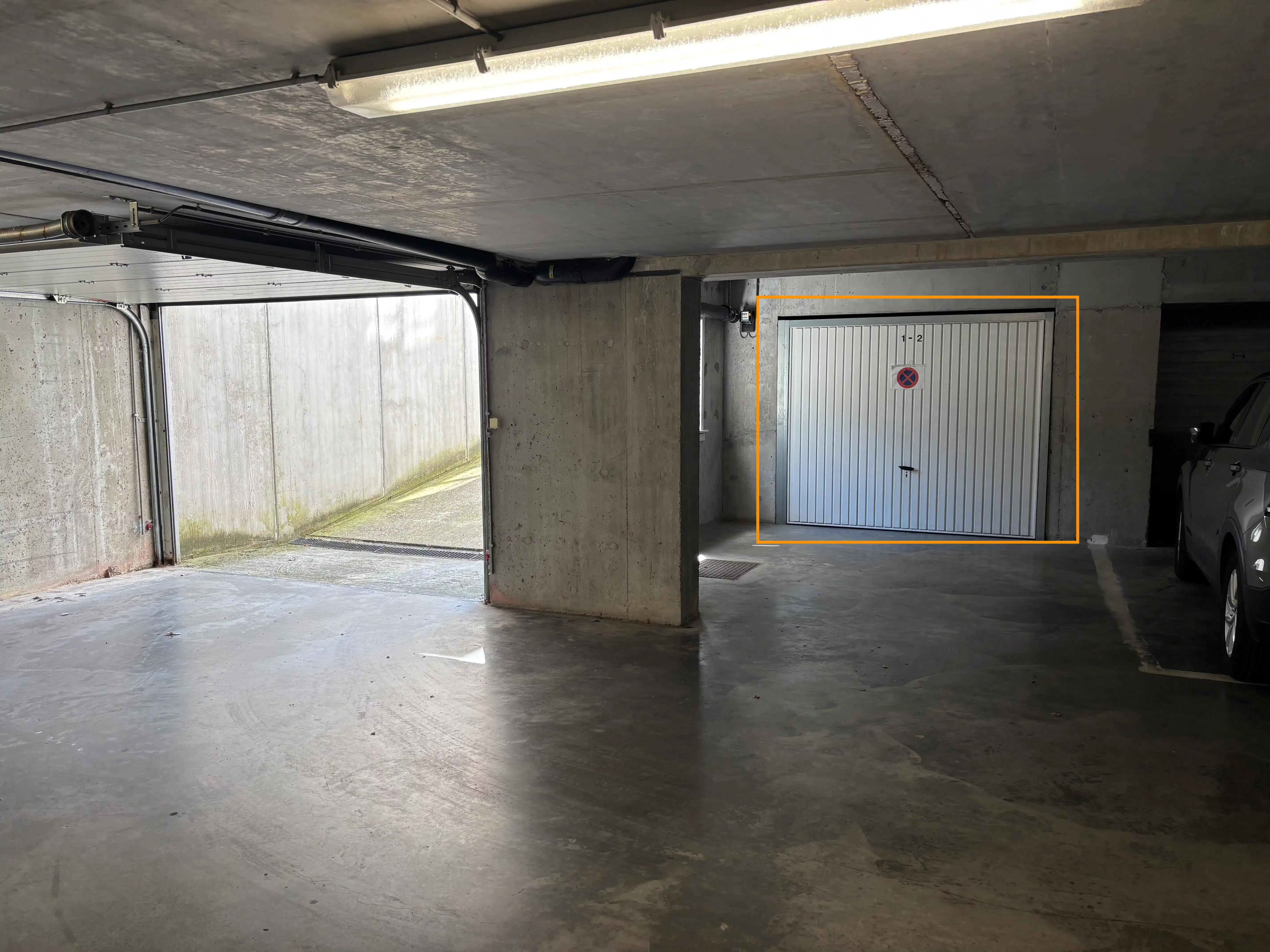 Zeer ruime ondergrondse garagebox op centrale locatie foto 3