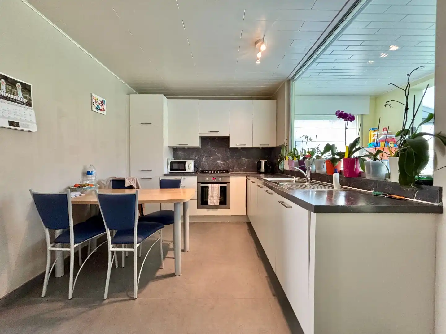 ALLEENSTAANDE VILLA OP 700M² IN EEN RUSTIGE WIJK MET 4SLPKS, GARAGE VOOR 2 WAGENS EN RUIME TUIN  foto 12