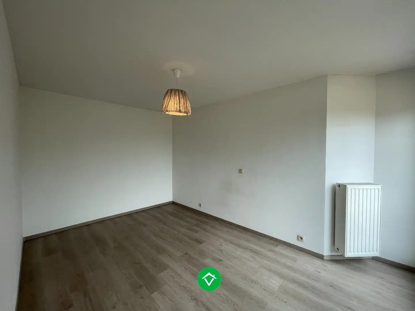 Rustig gelegen duplex appartement met 2 slaapkamers en autostaanplaats te Lichtervelde VRIJ 1/08/2026 foto 10