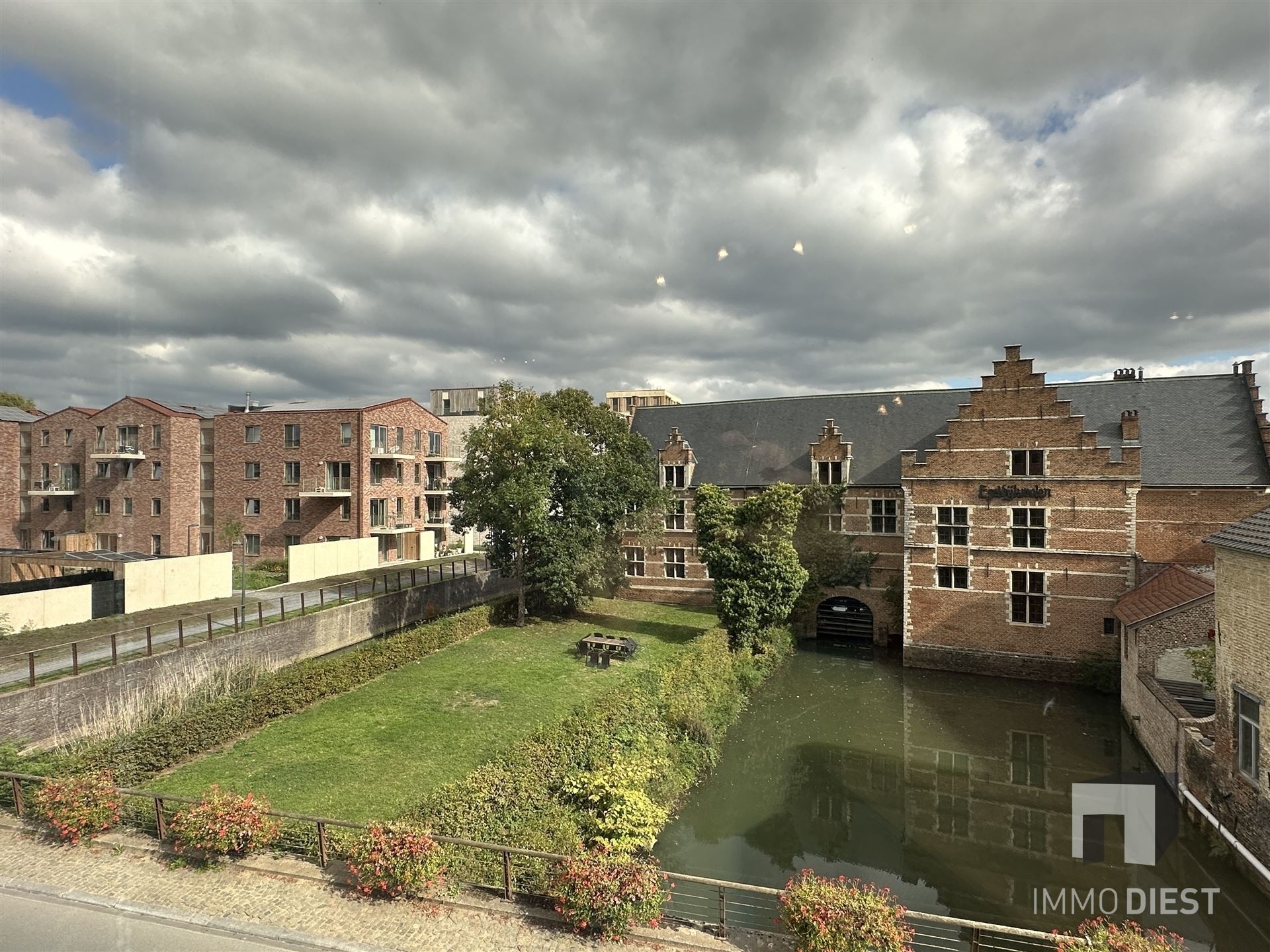 Villa appartement met zicht op de Ezeldijkmolen - 3 slpks, terras en parking foto 35