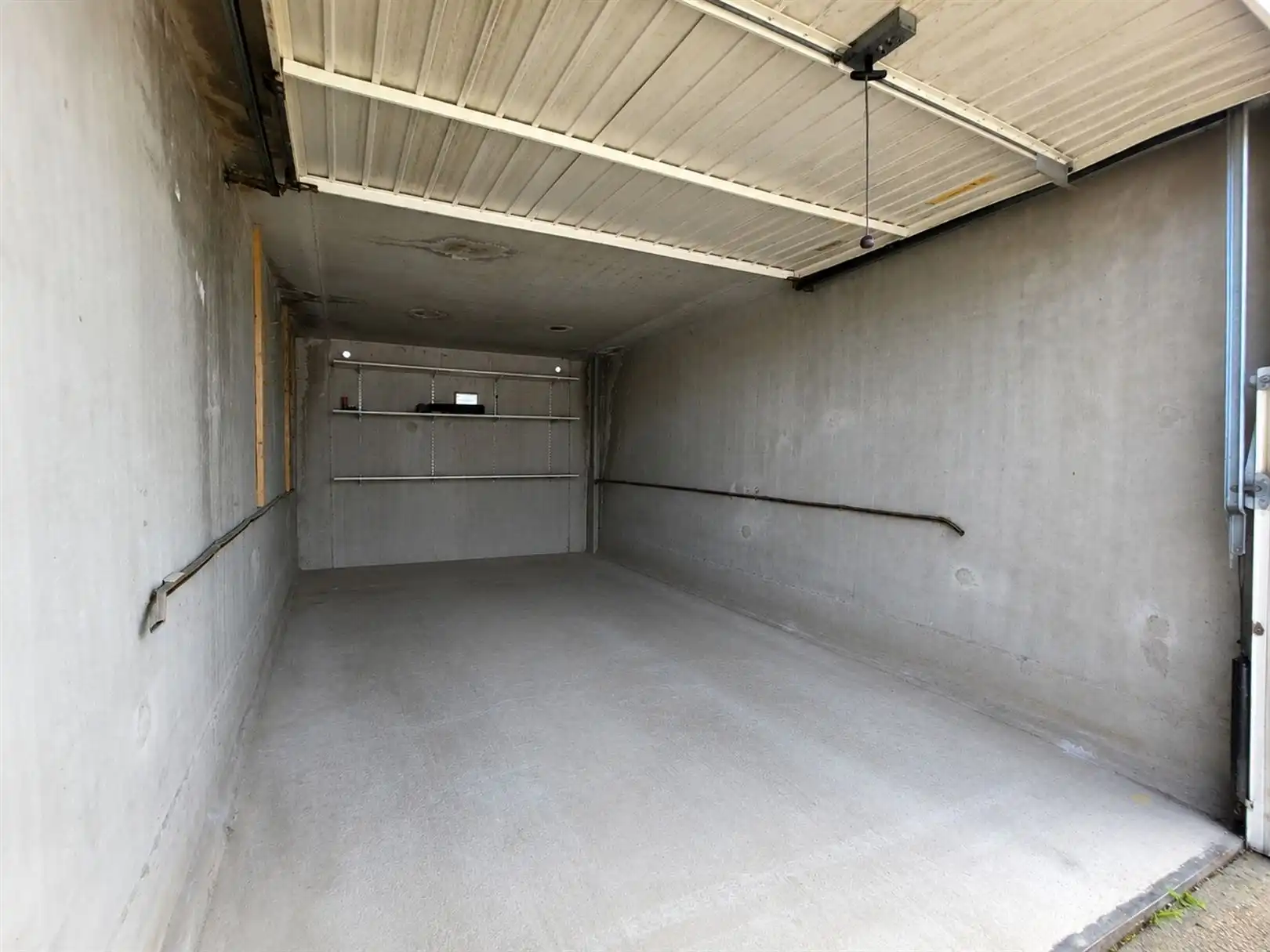 Gesloten garagebox in Lombardsijde foto 4