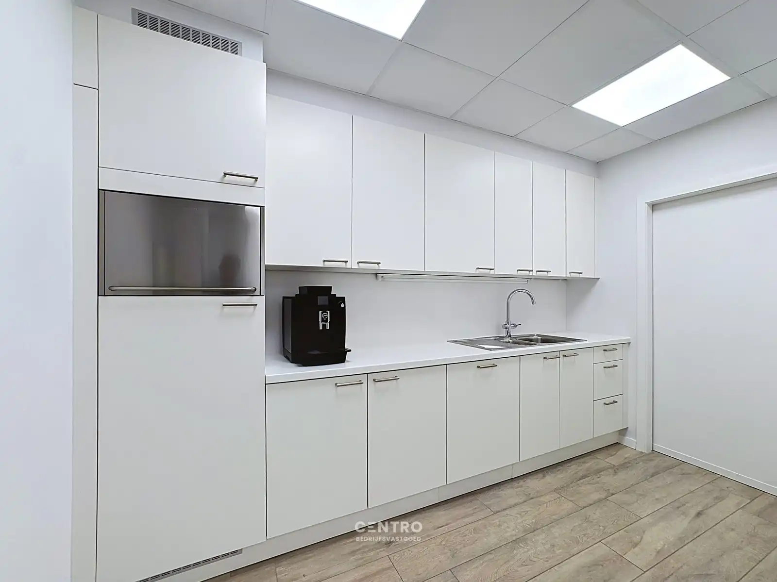 Prachtig afgewerkte kantoorruimte op interessante ligging! foto 22