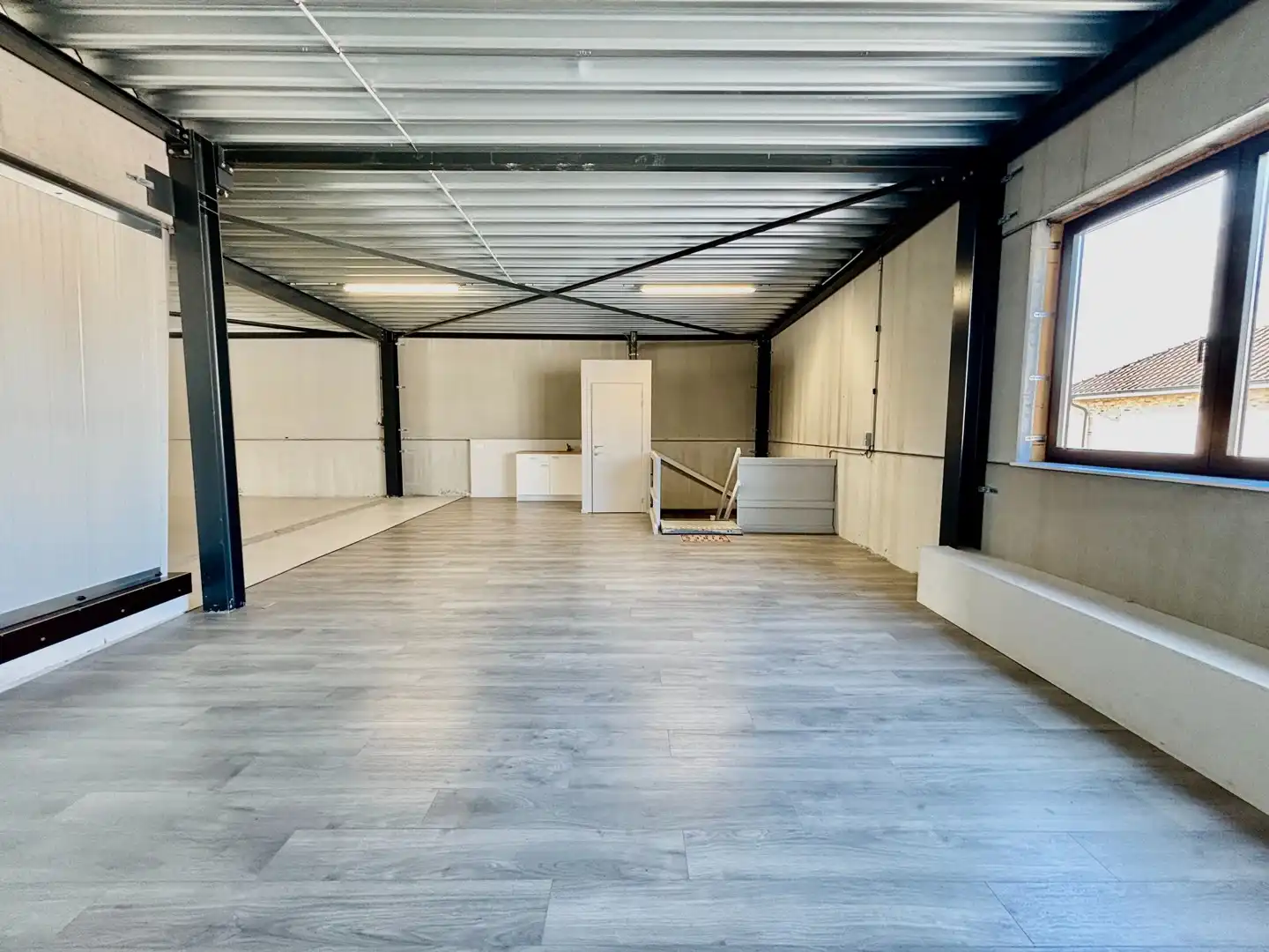 Polyvalente ruimte van ong. 155 m² te huur te Lendelede foto 4