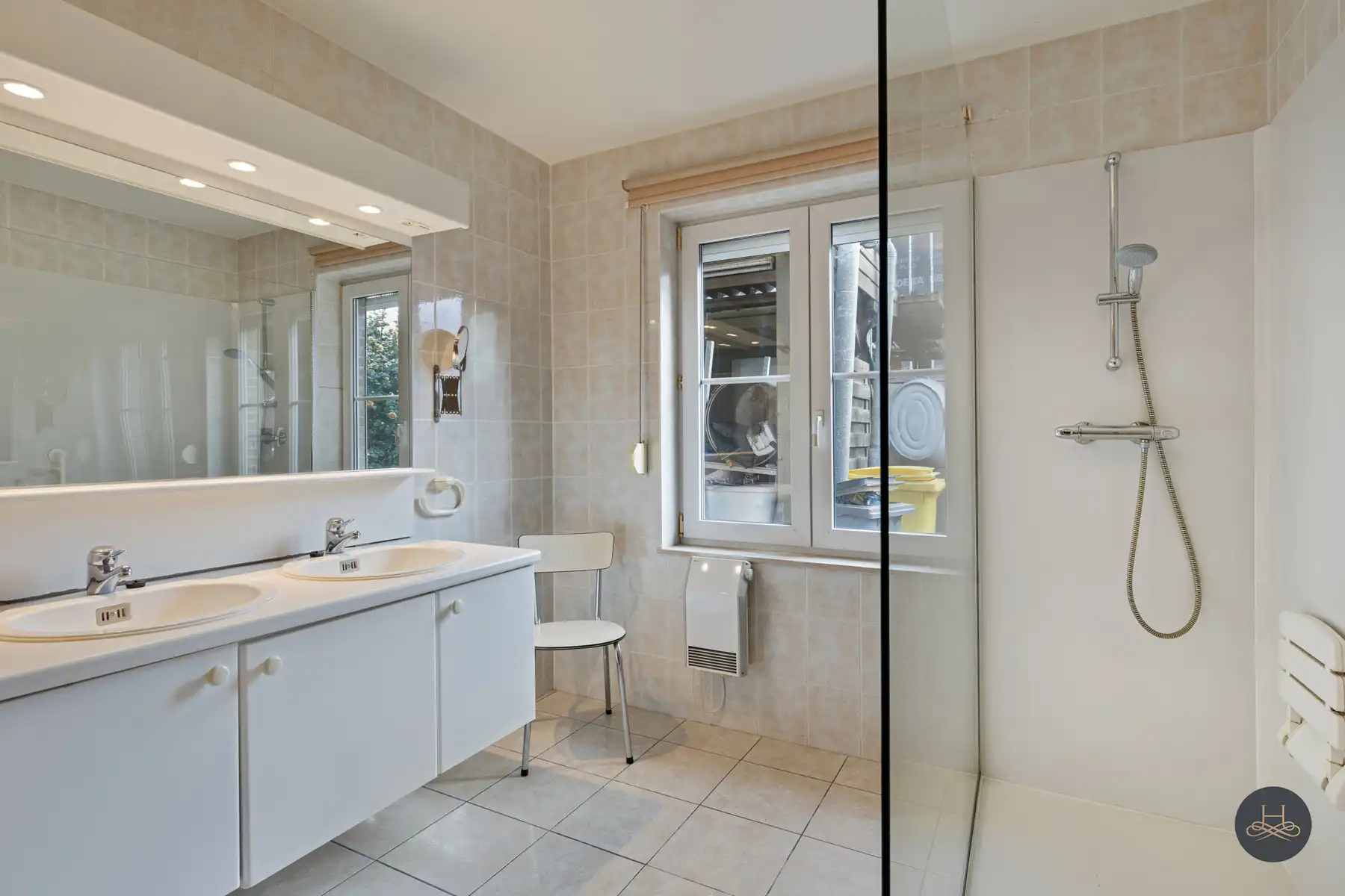 Ruime, open woning op prachtig perceel in rustige straat foto 15