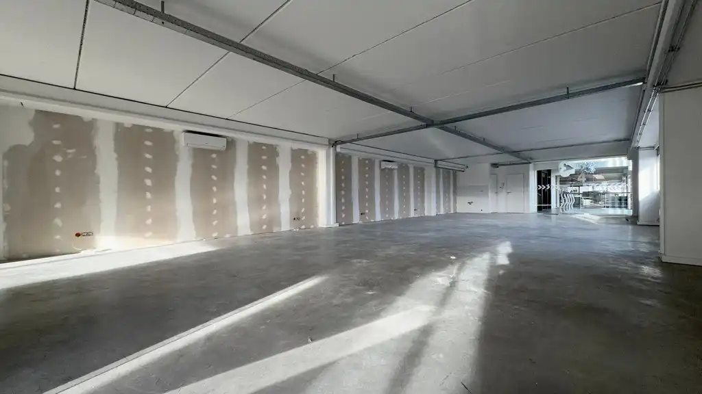 Recent kantoor te huur in de Kasteleinsstraat in Kruibeke foto 9