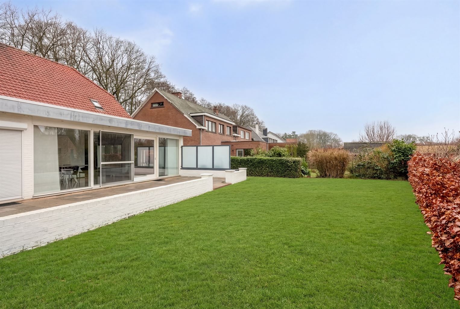 Vrijstaande woning met 3 slaapkamers, inpandige garage en een omheinde tuin, rustig gelegen nabij het centrum van Maaseik. foto 36